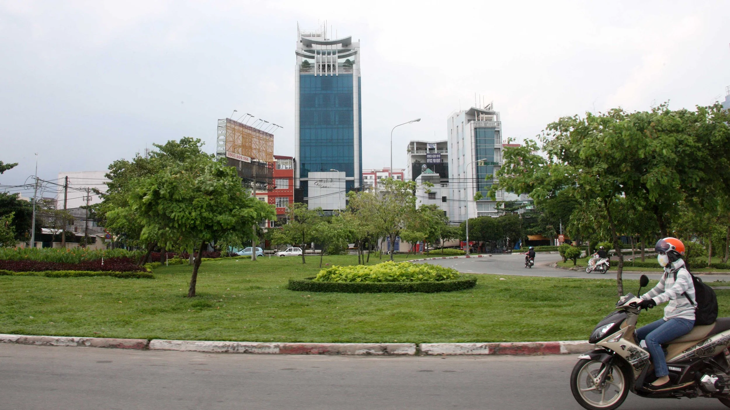SAIGON VIET NAM - AND OUTSKIRTS OF TOWN (25).JPG