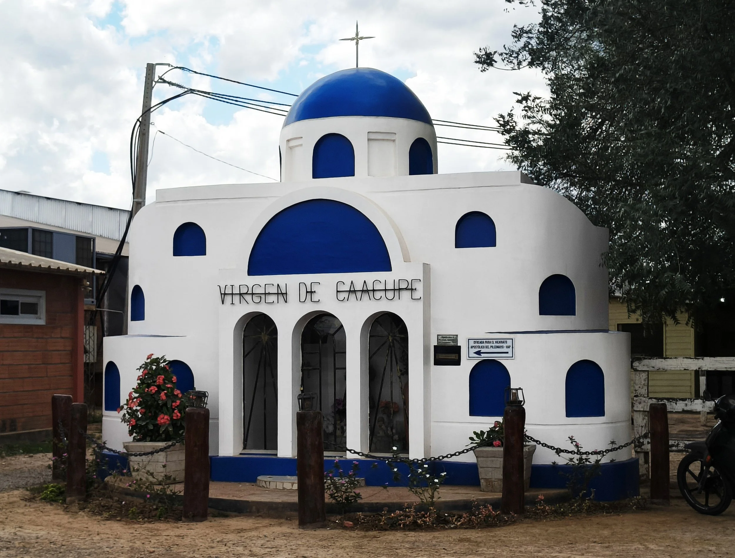 Shrine near Loma Plata