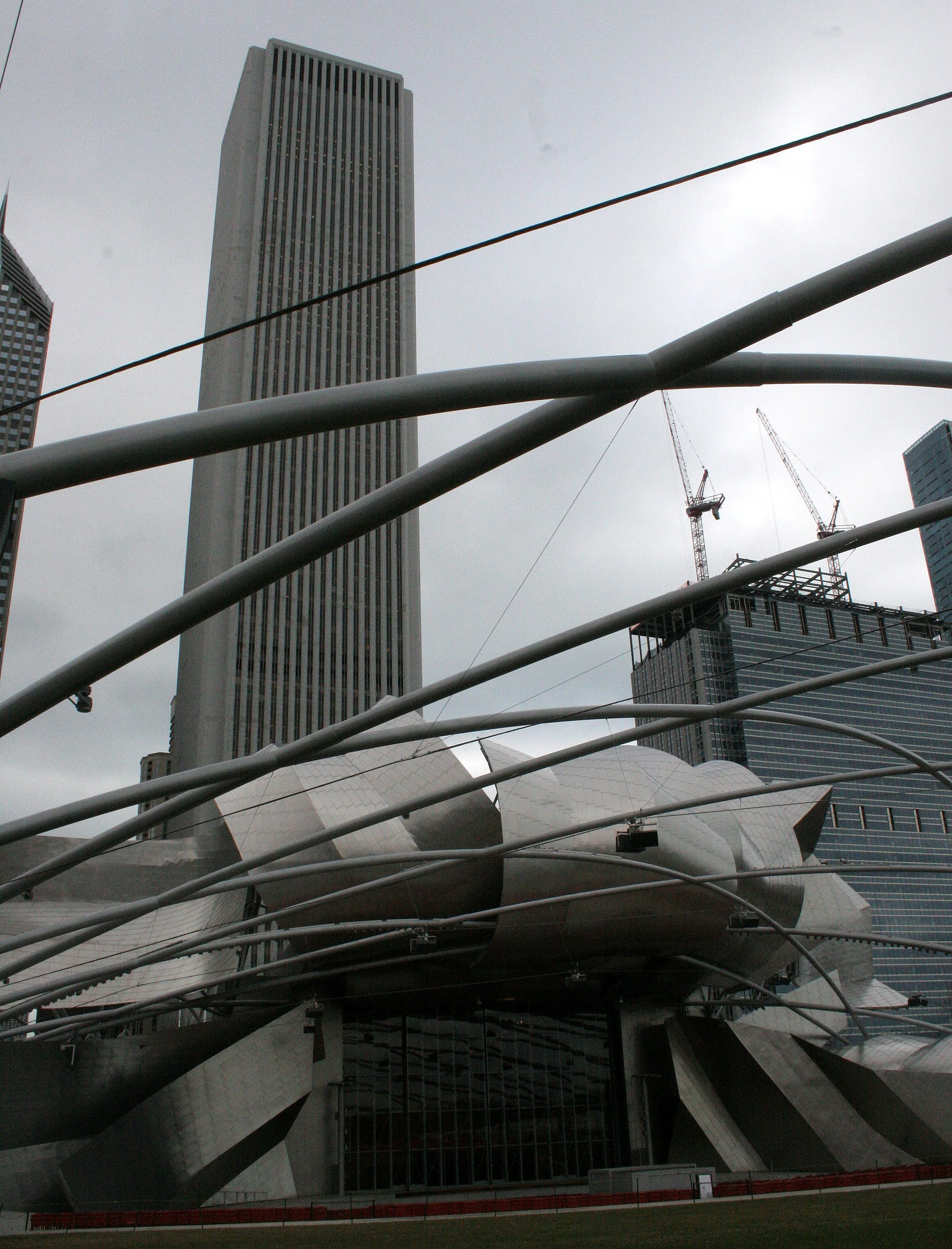 2008-4-1 CHICAGO SPRING TRIP - MELINIUM PARK (24).JPG