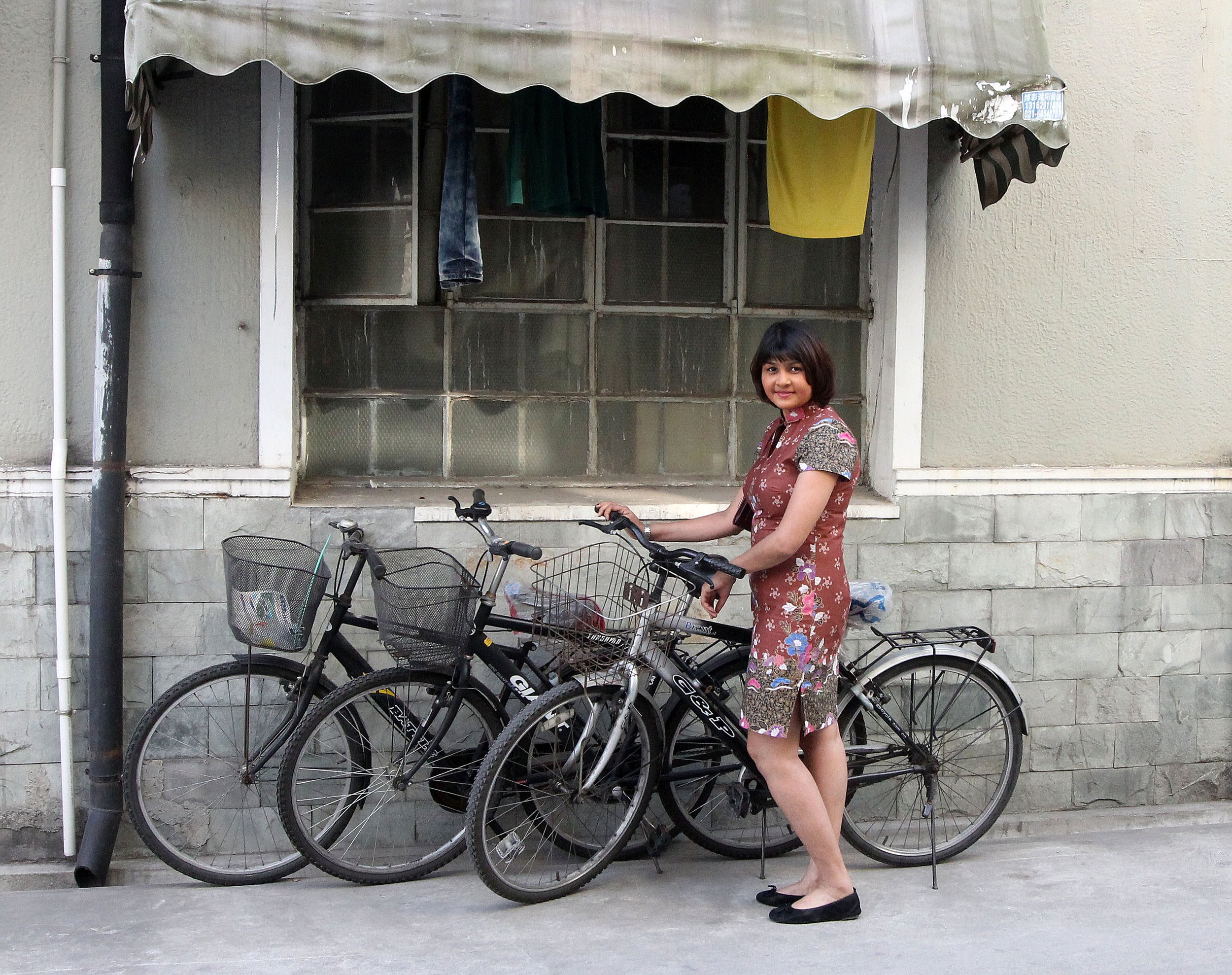 LILONG ALLEYS OFF WEST NANJING ROAD NEAR US CONSULATE - SHANGHAI (14).JPG