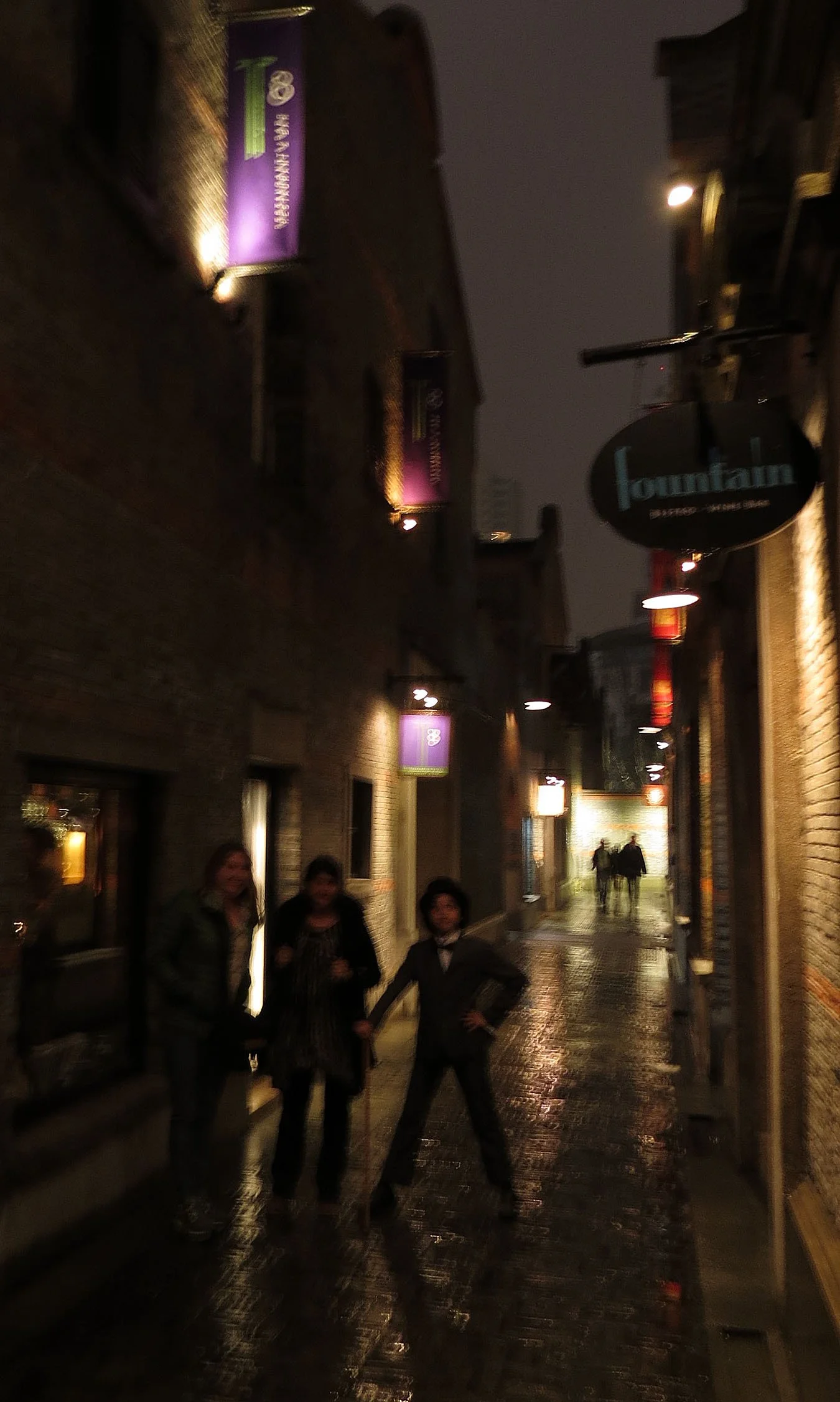 2013-3-23 - XINTIANDI WITH CARLEEN KAPOCEK (12).JPG