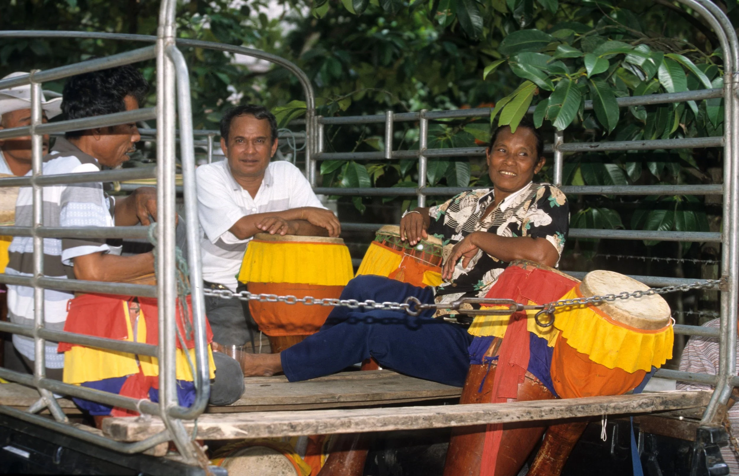 2004 Nakhonsithammarat Markets, Monks and Baby Cokie (19).jpg