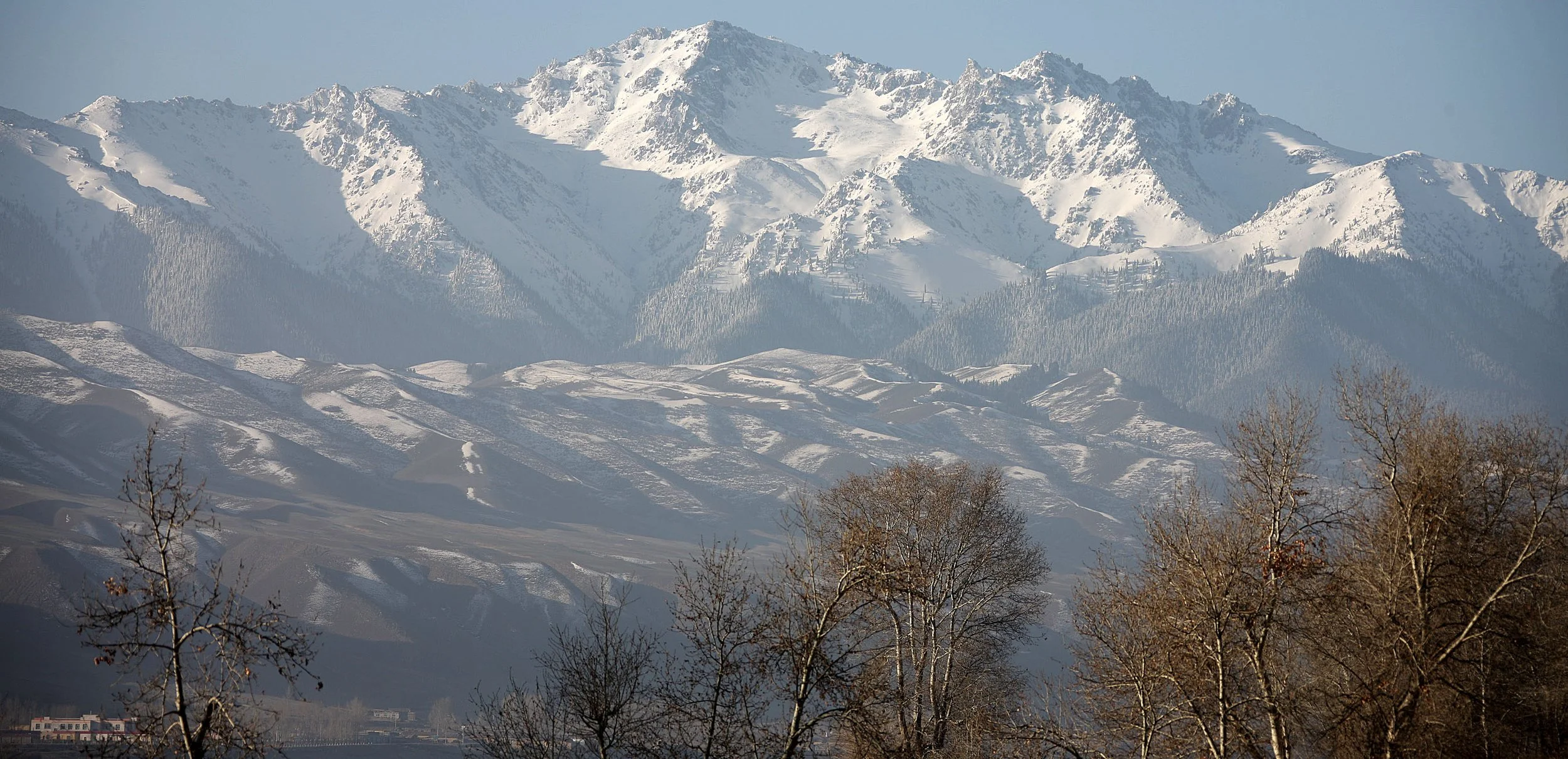 TIANSHAN MOUNTAINS - XINJIANG CHINA - ROUTE 216 (2).JPG
