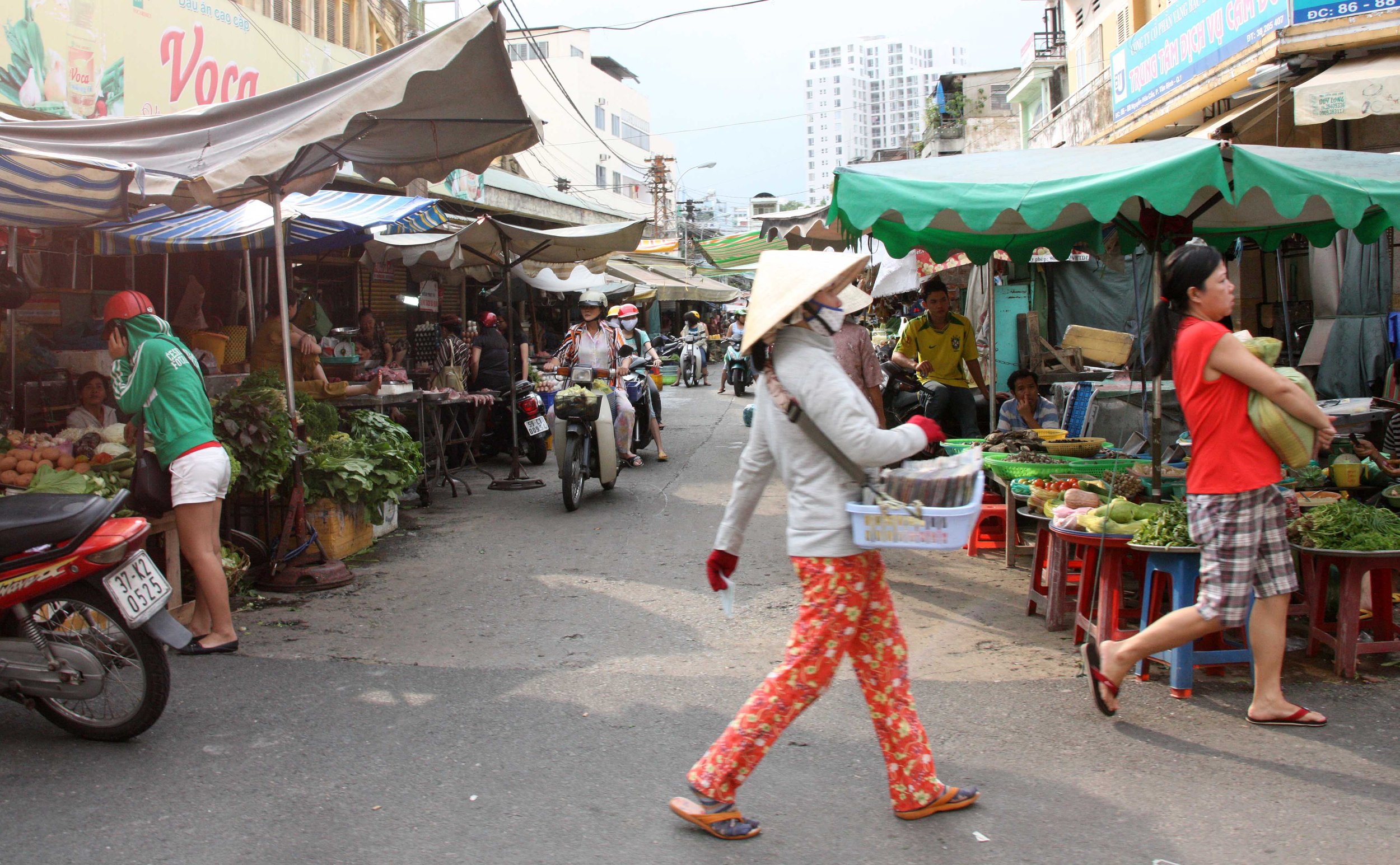 SAIGON VIET NAM - AND OUTSKIRTS OF TOWN (40).JPG