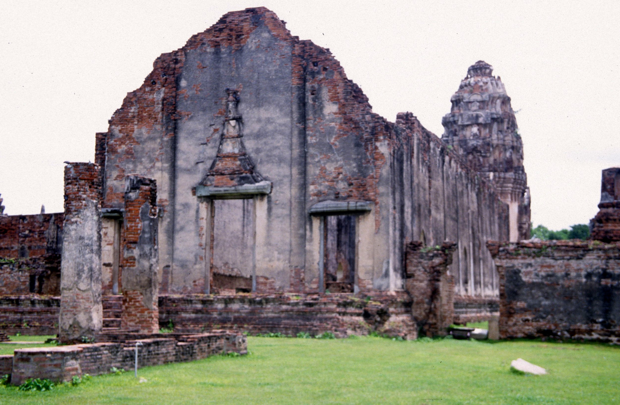 LOPBURI - NARAI RUINS A.jpg