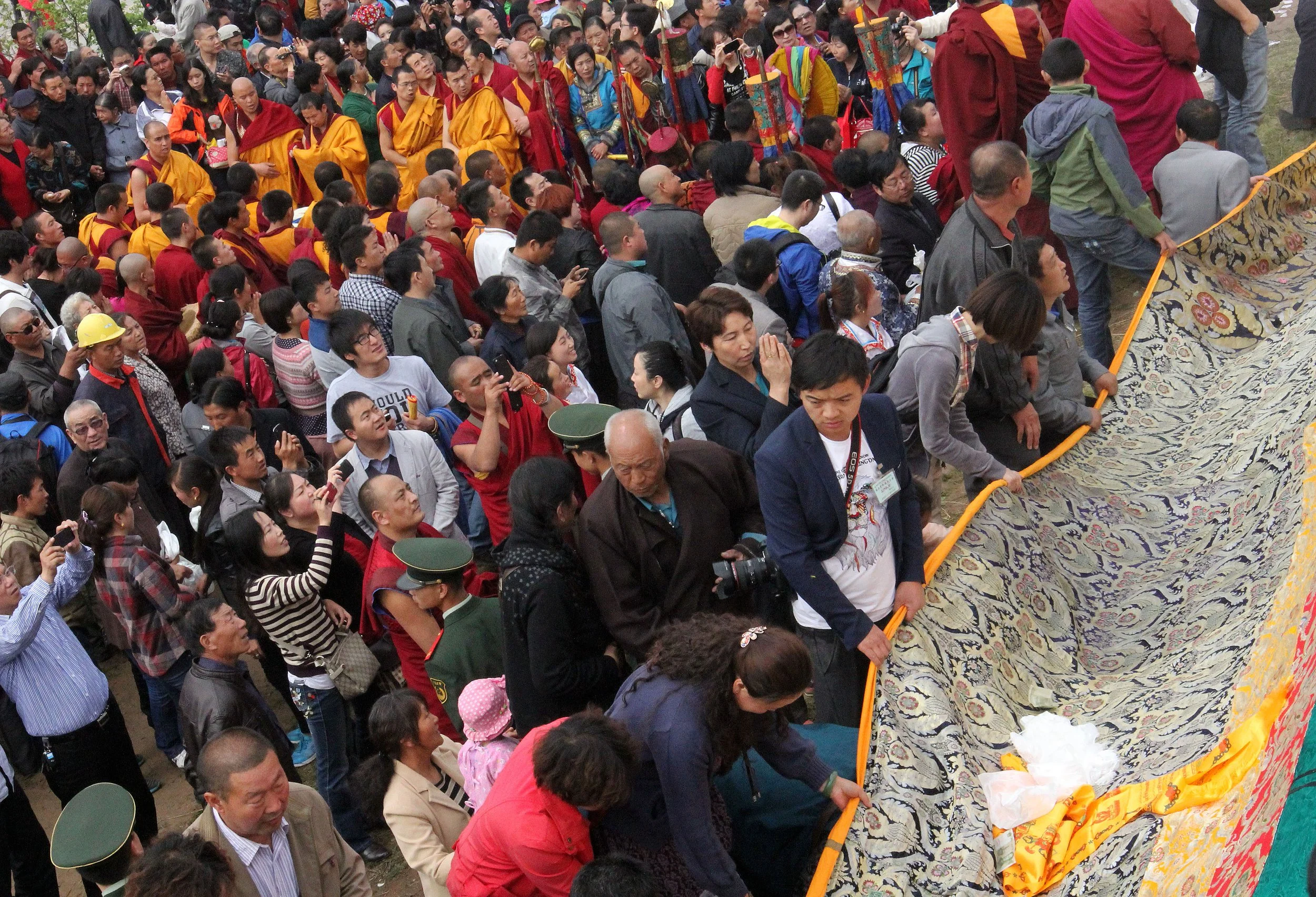 KUMBUM MONASTERY - QINGHAI - SUNNING BUDDHA FESTIVAL 2013 (268).JPG