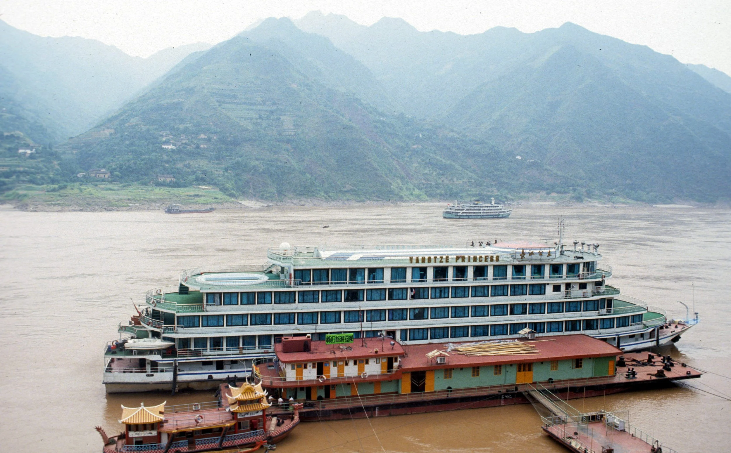 YANGTZE RIVER - FENGDU - HELL.jpg