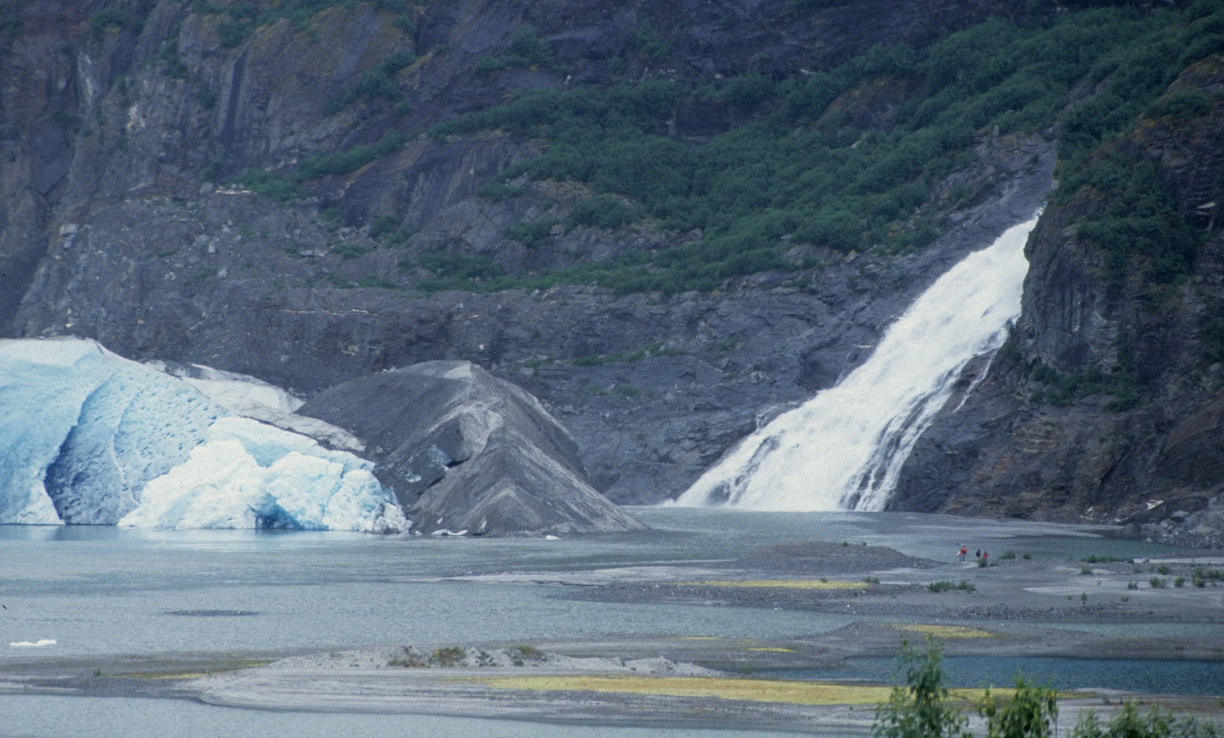 ALASKA - JUNEAU - MENDELSON GLACIER.jpg