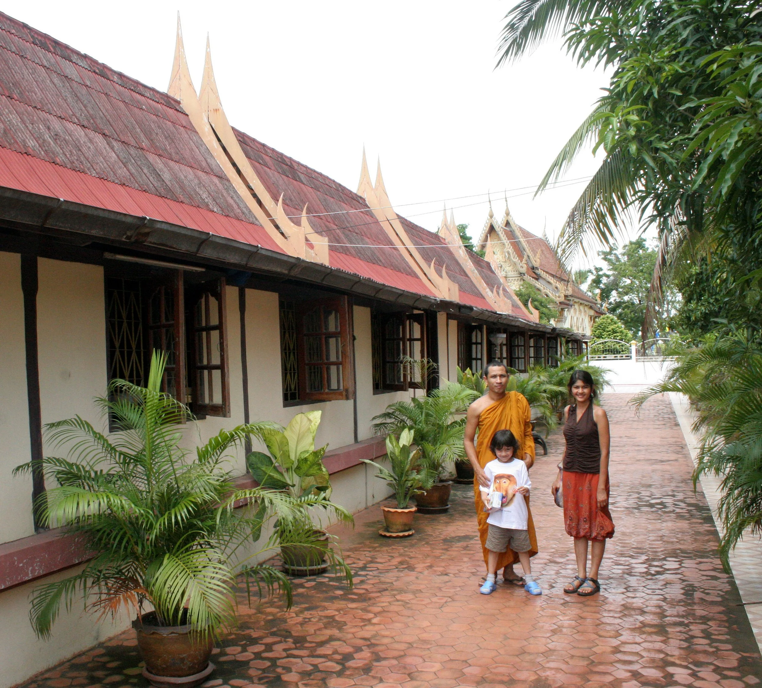 AYUDTHAYA - 2008 - VISITING UNCLE DANG (18).JPG