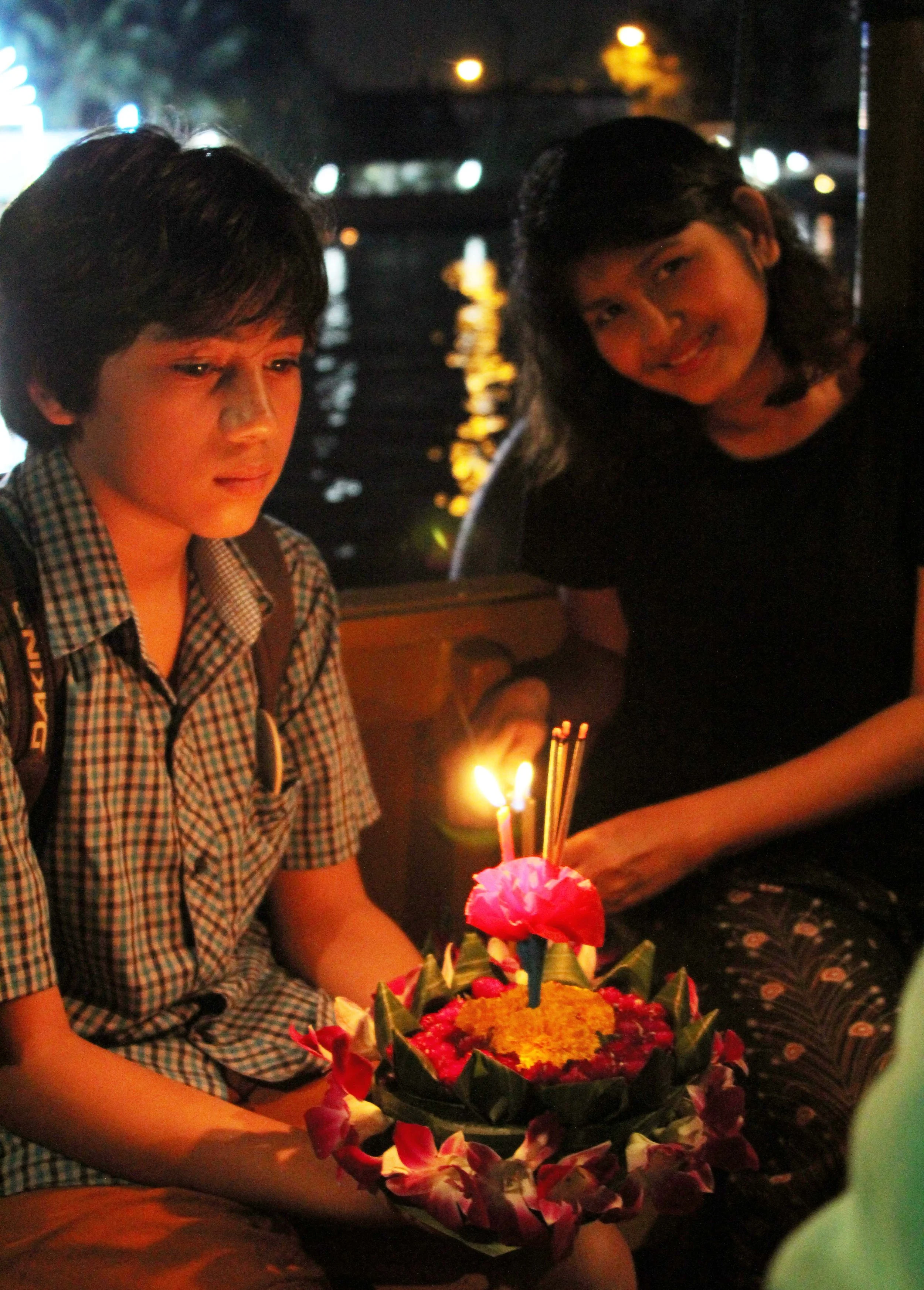 2013 Loy Krathong in Bangkok (39).JPG