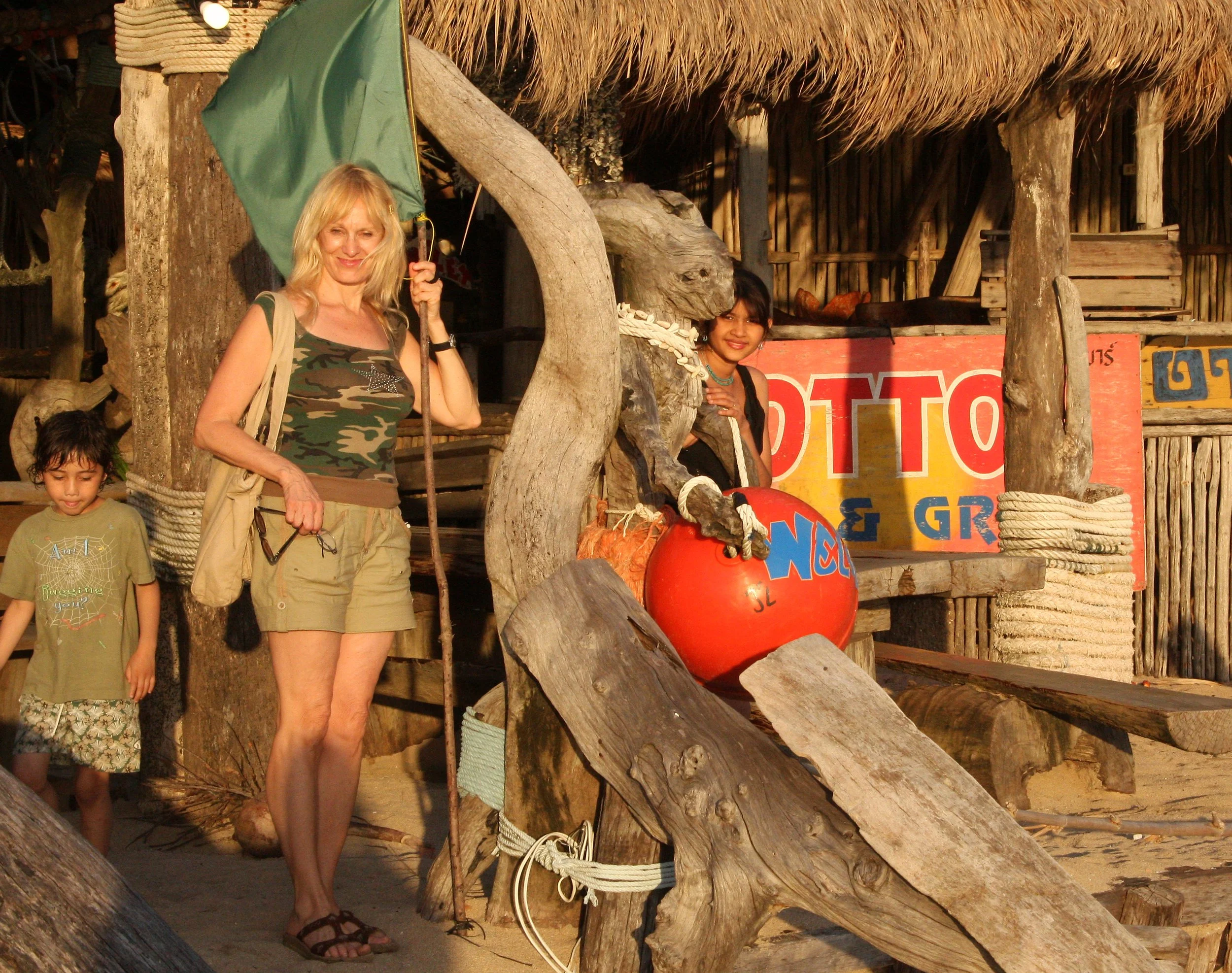 KOH LANTA - 2008 -  SUNSET AT OTTO'S (5).JPG