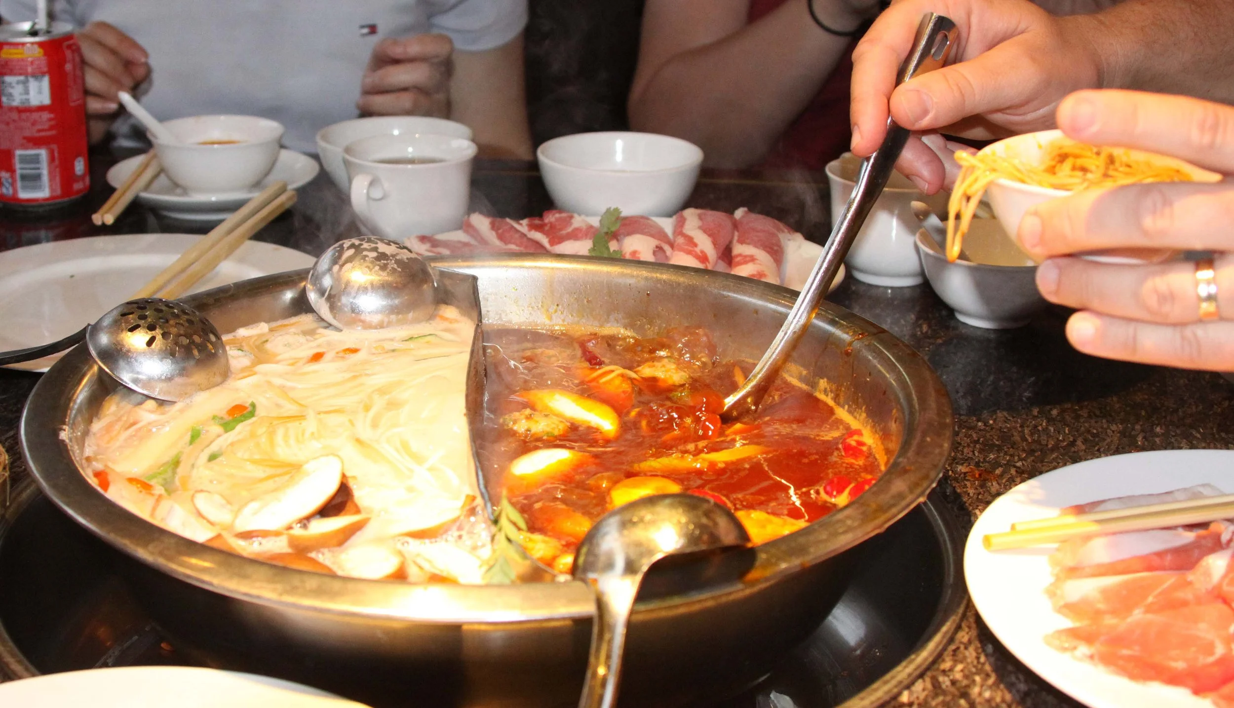 CHENGDU - HOT POT DINNER - CHINA ALIVE 2011 (10).JPG