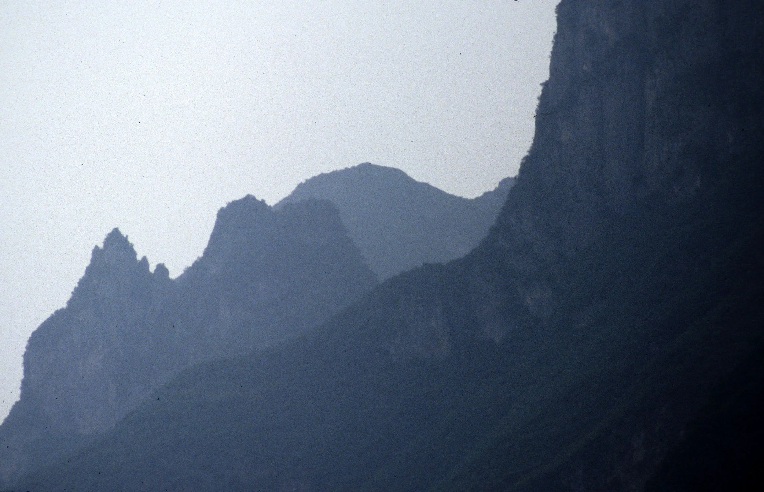 YANGTZE RIVER - THREE GORGES CRUISE 1994 (3).jpg