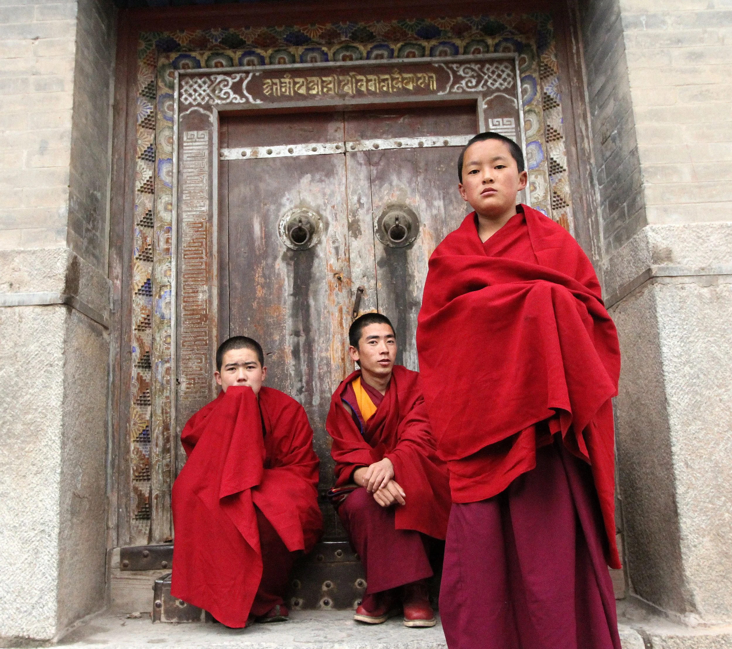 KUMBUM MONASTERY - QINGHAI - SUNNING BUDDHA FESTIVAL 2013 (4).JPG