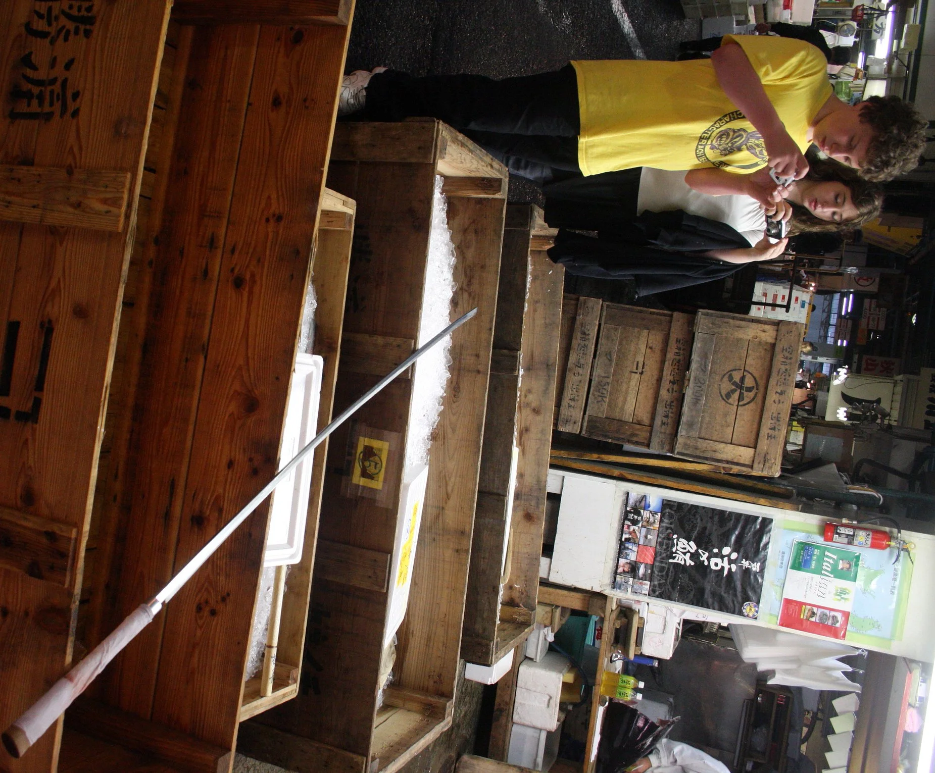 TOKYO - MAY 2009 - TSUKIJI MARKET (46).JPG