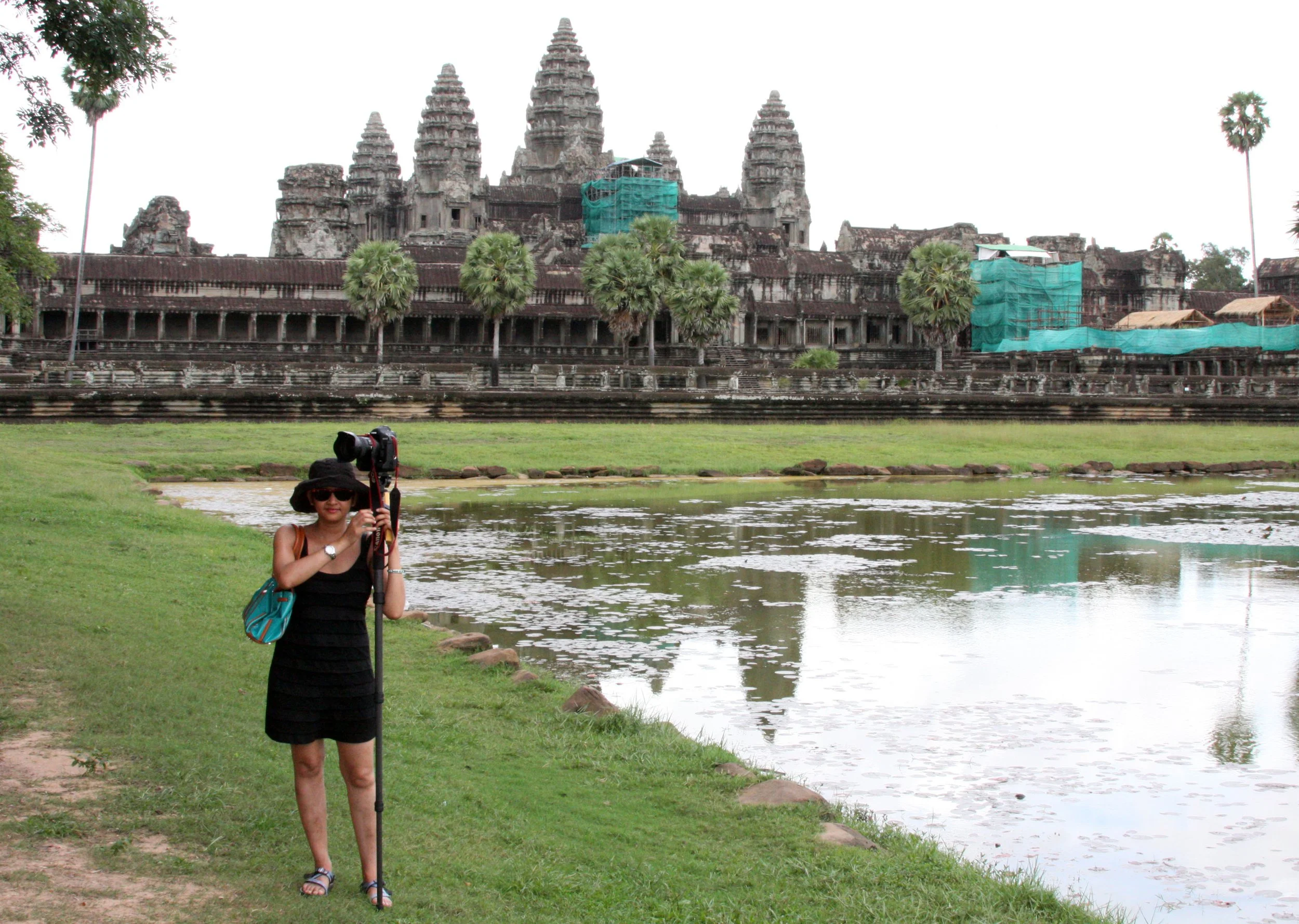 ANGKOR WAT CAMBODIA - JULY 2010 (20).JPG