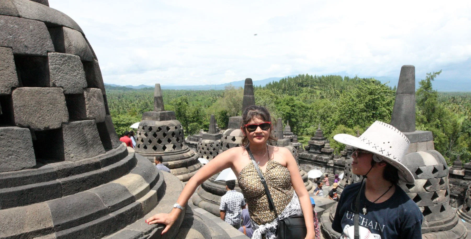 BOROBUDUR RUINS - YOGYAKARTA INDONESIA (74).JPG