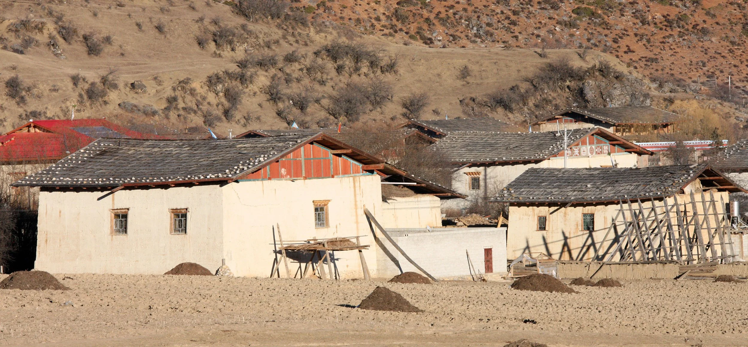 YUNNAN - TIBETAN VILLAGES NEAR NAPAHAI & SHANGRILA (15).JPG