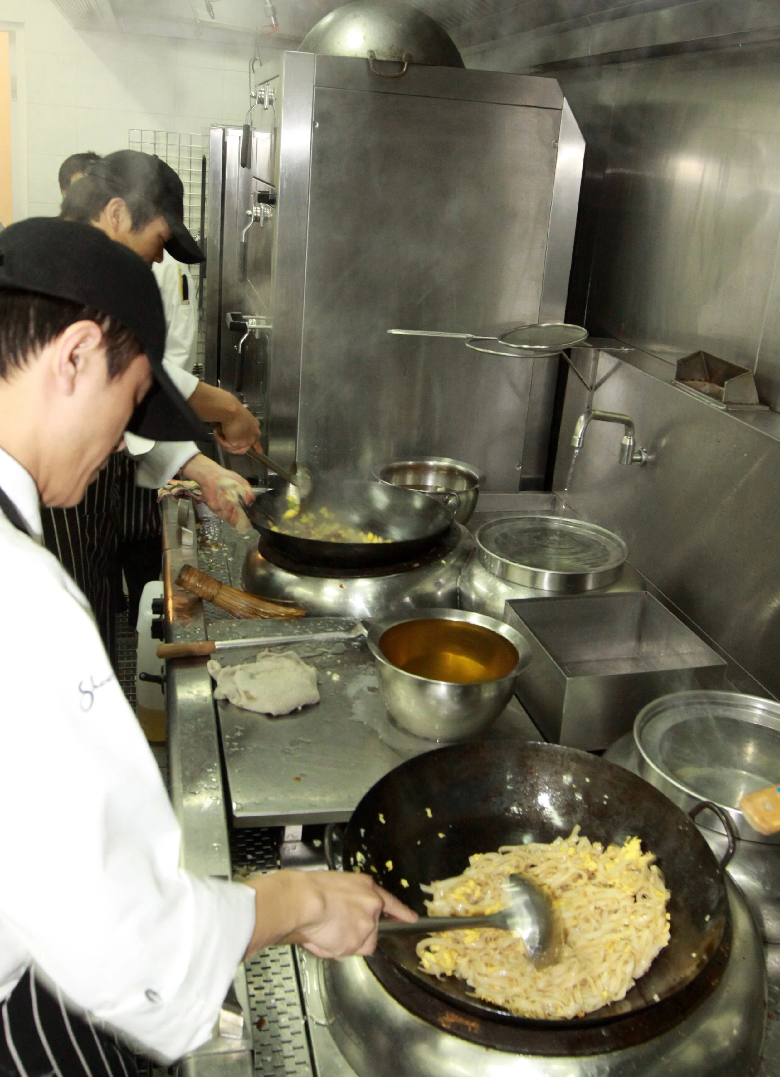 THAI CONSULATE DINNER AND BENEFIT (119).JPG