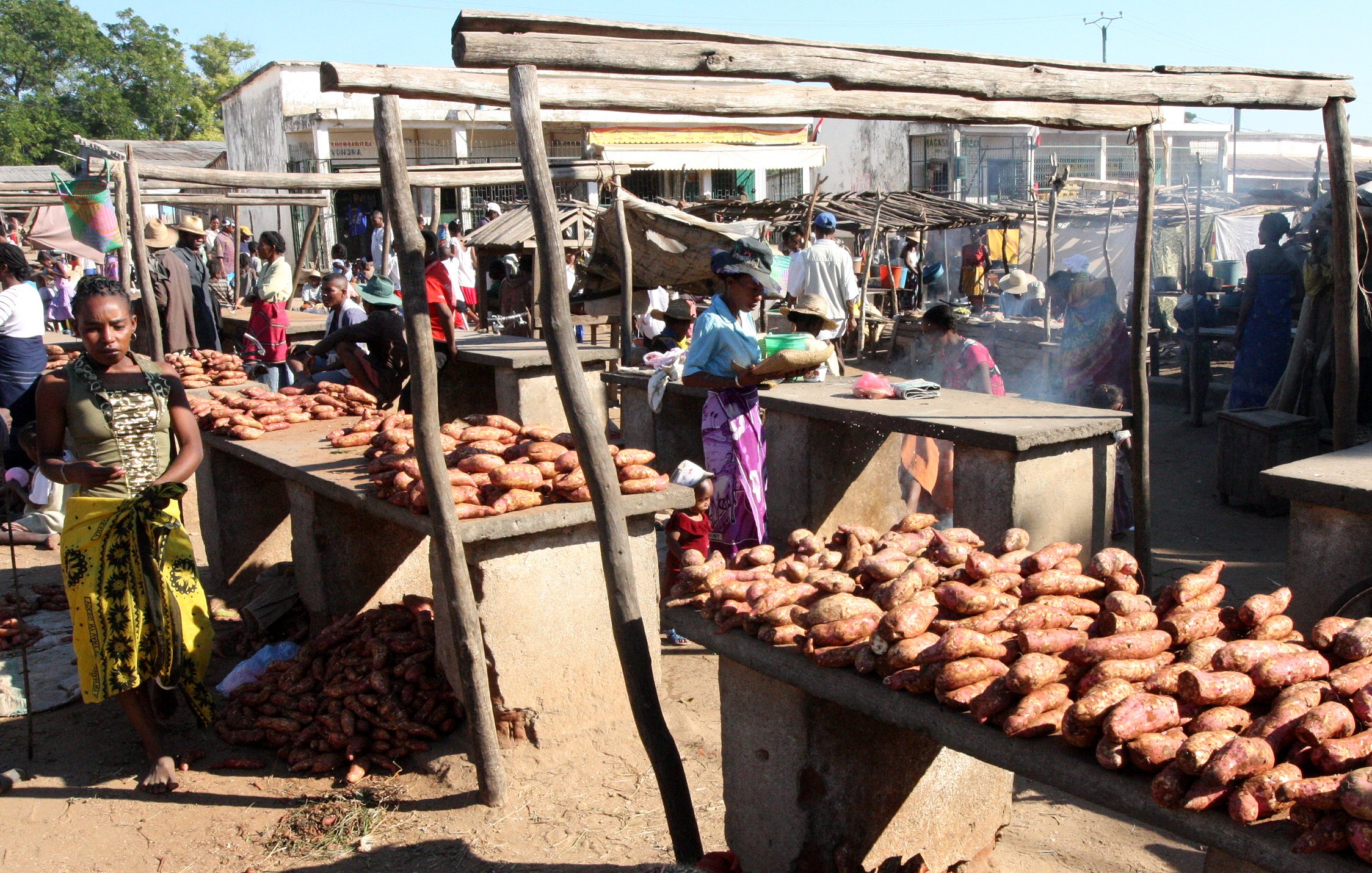 ANTANDROY VILLAGE - MARKET DAY (21).JPG