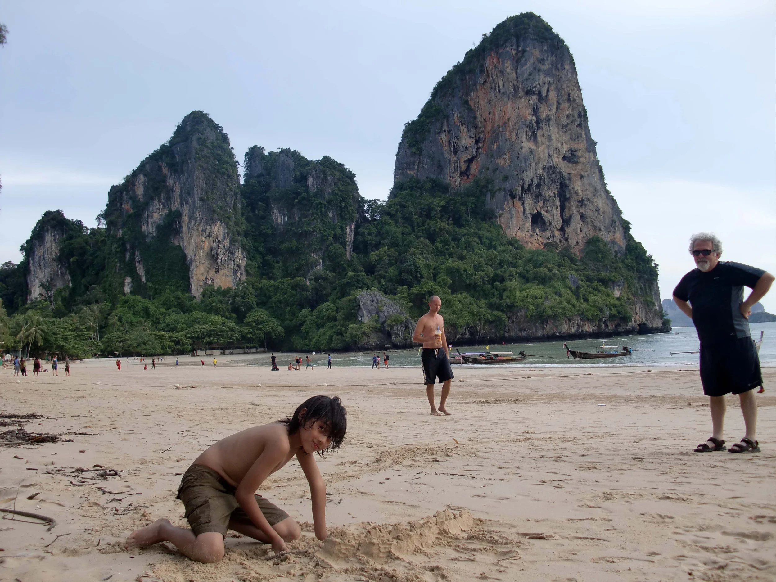 2011 Railey Beach with Phil, Dad & Mom & Family (8).JPG