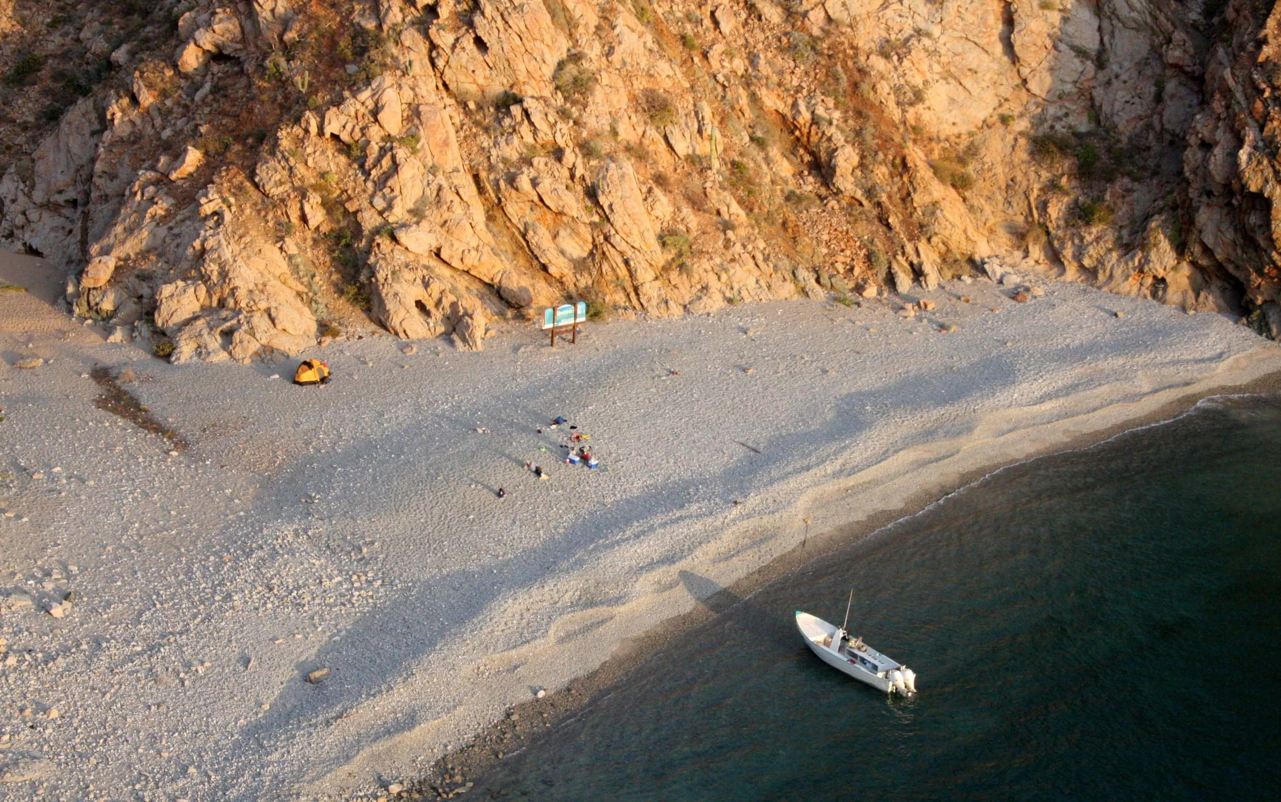 ISLA SANTA CATALINA BAJA MEXIO - CAMPSITE FROM ABOVE (3).JPG