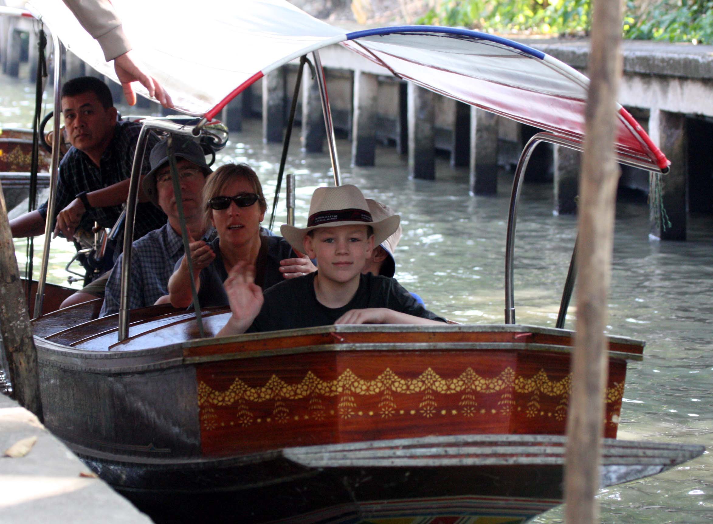 2008 Damnoen Saduak Floating Market Day Trip (1).JPG