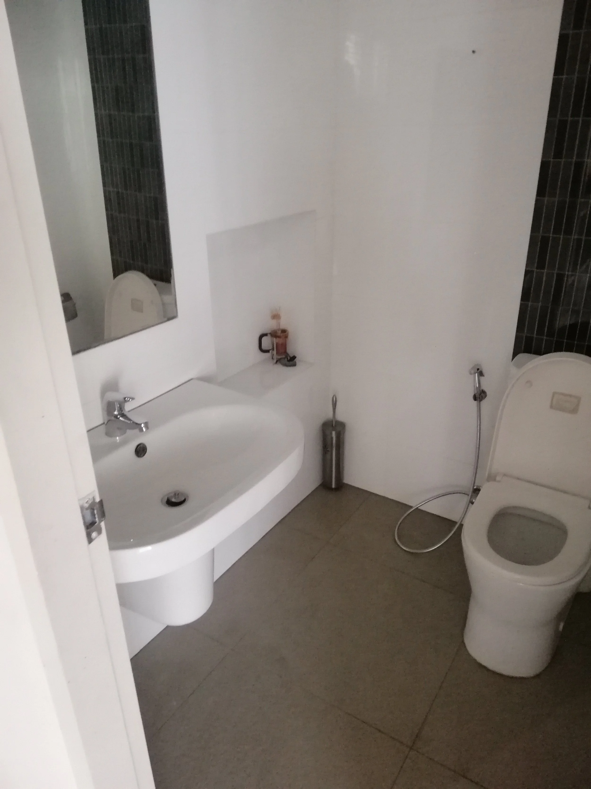2020 Bangkok - Soi Bearing Soi 22 Condo Rental (4).jpg