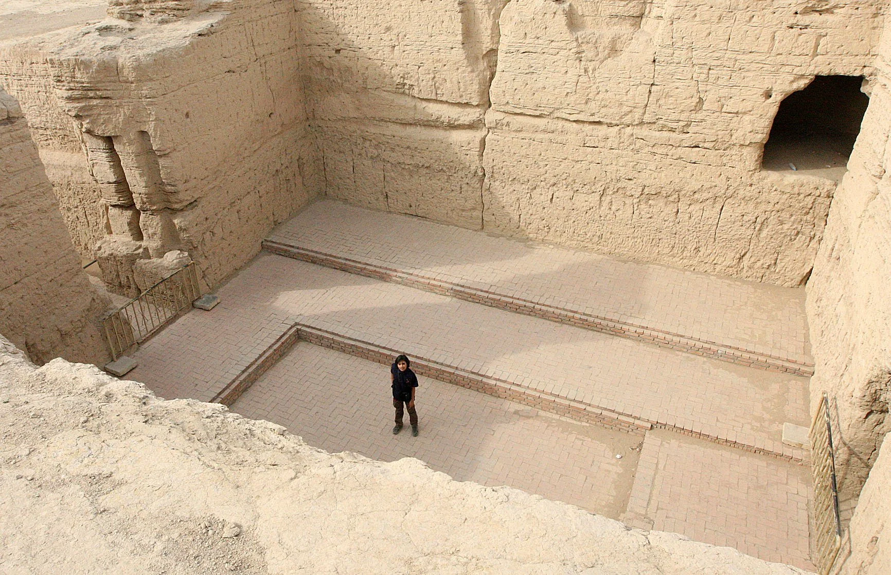 TURPAN - JIAOHE RUINS - XINJIANG CHINA (19).JPG