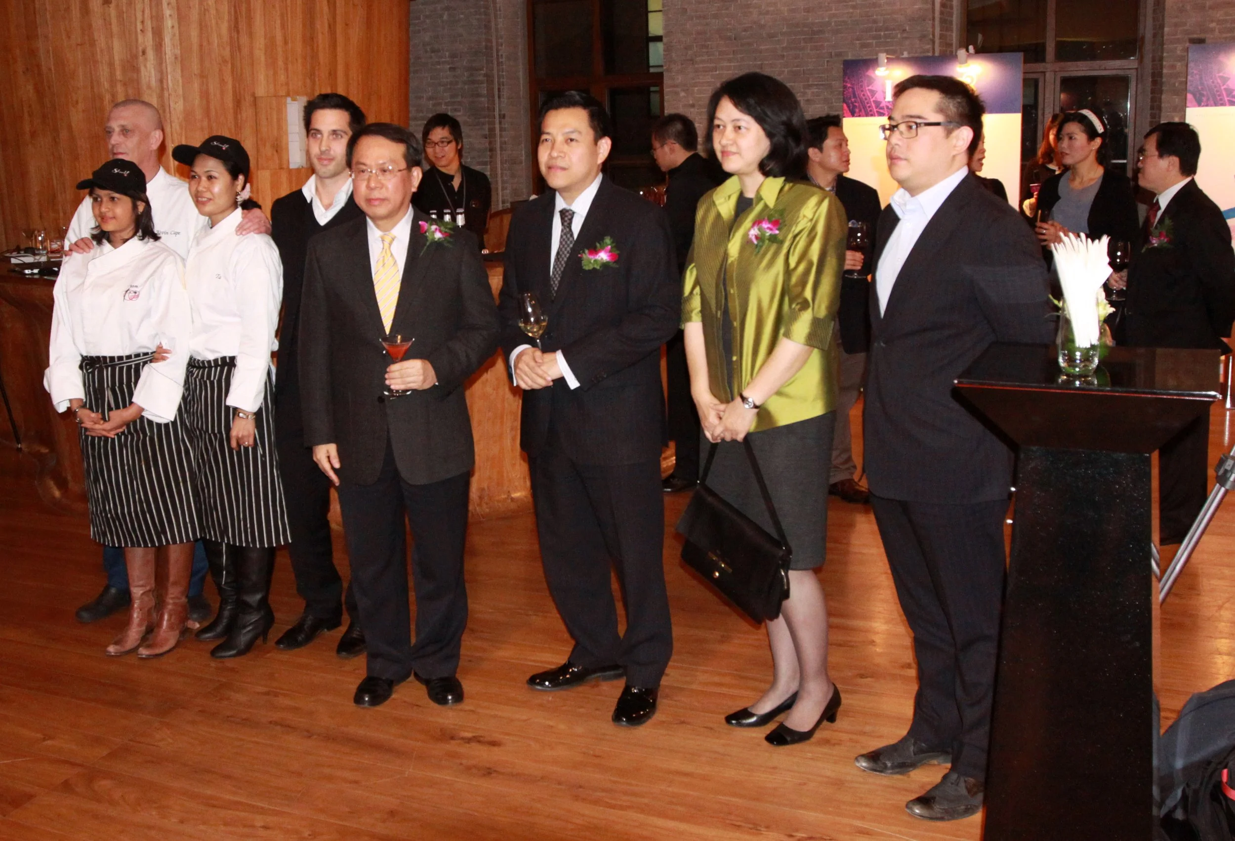 THAI CONSULATE DINNER AND BENEFIT (63).JPG