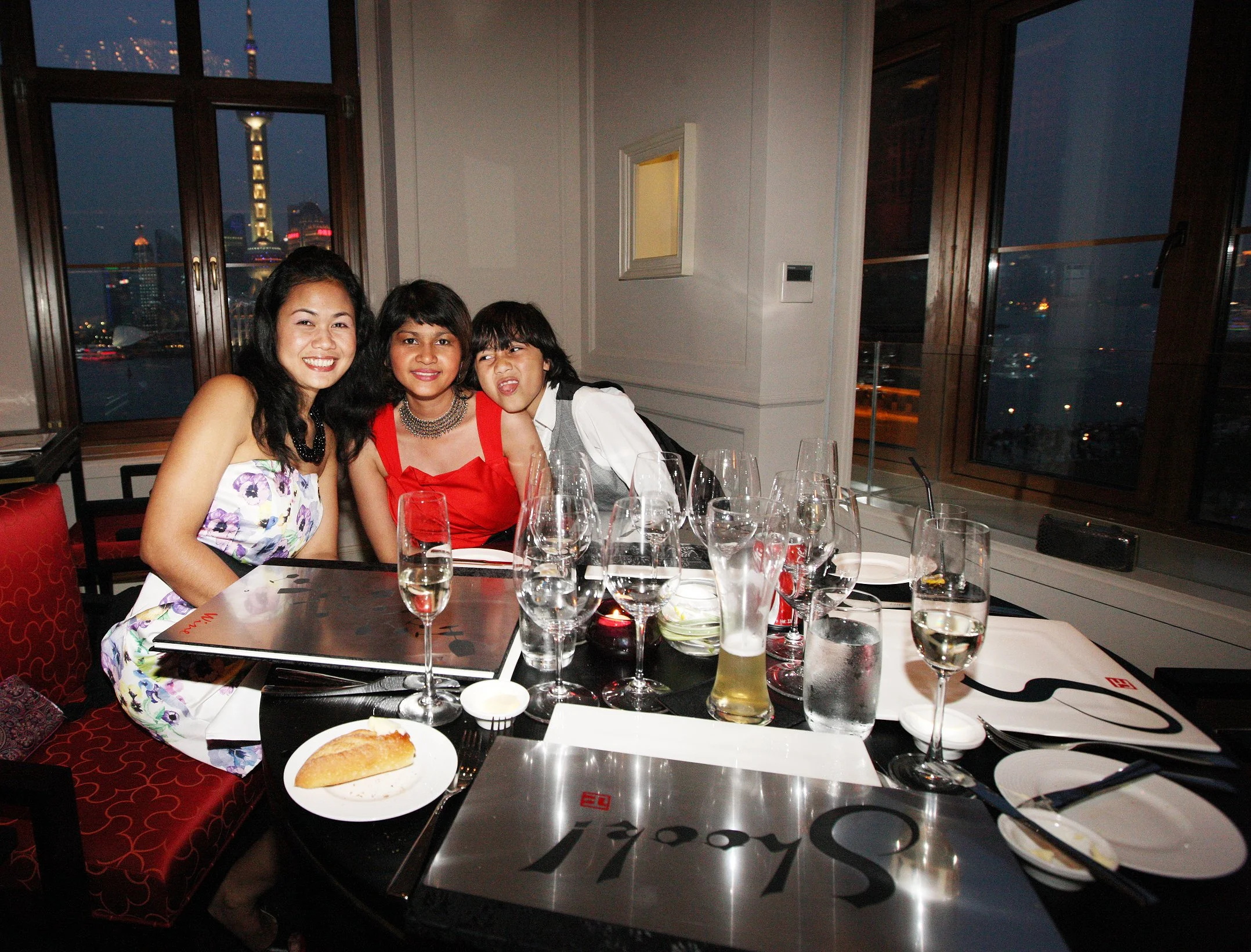 2011-4-29 NIGHT AT SHOOK AT 19 BUND SHANGHAI (118).JPG