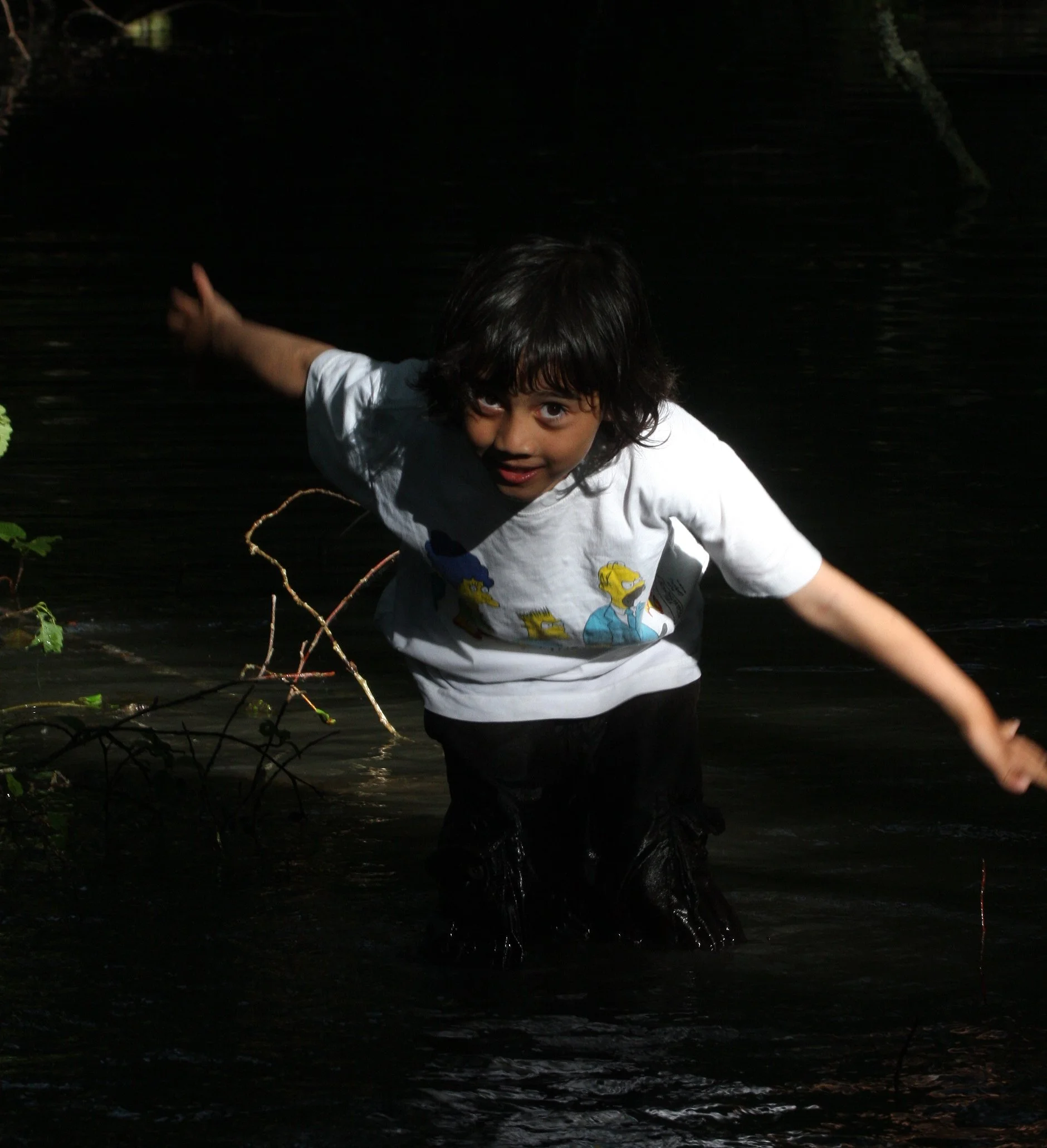 2009-5-30 COKIE HAMING IT UP AT NEAL'S PLACE ON THE DUNGENESS (6).JPG