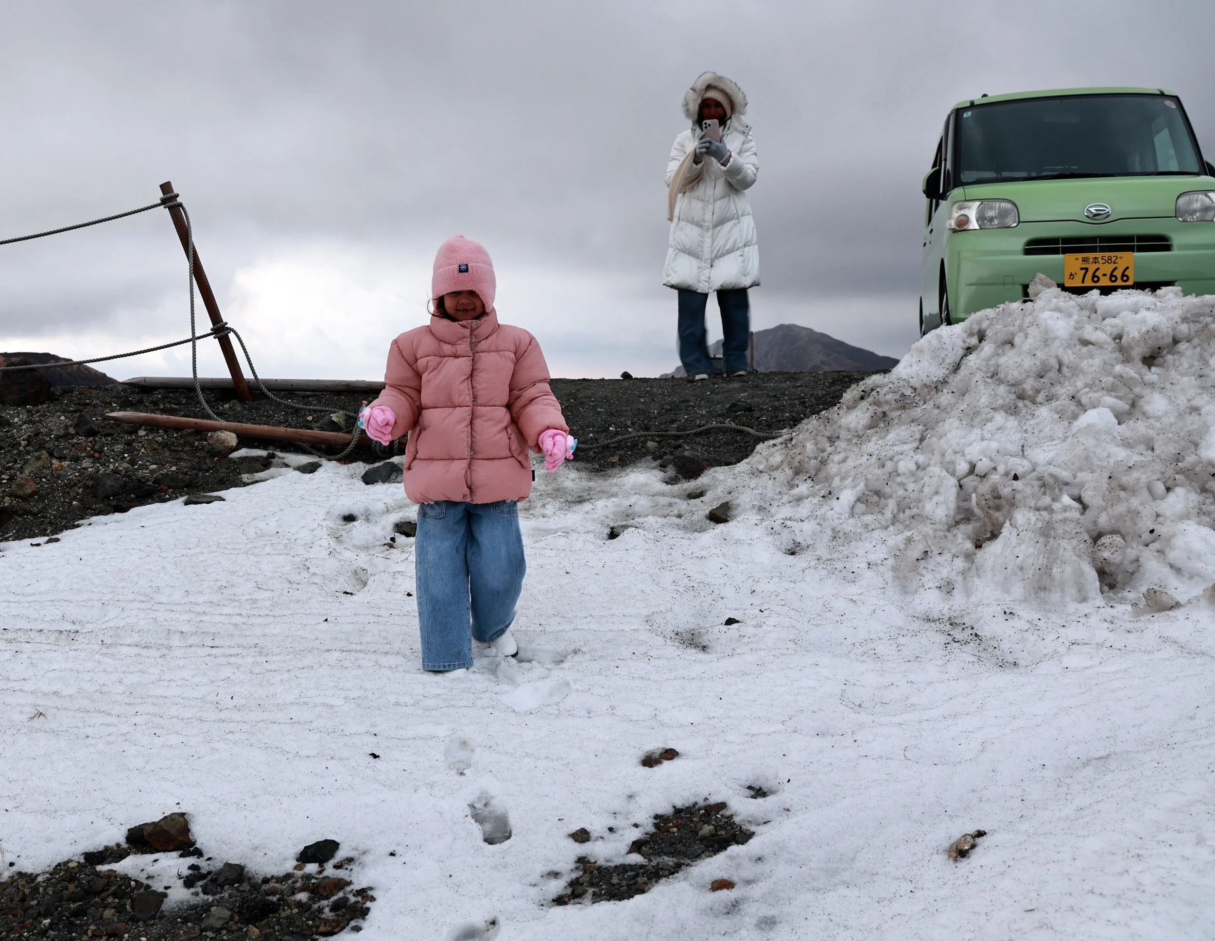 Aso Nakadake Crater, Aso-zan Kumamoto Japan (34).jpg
