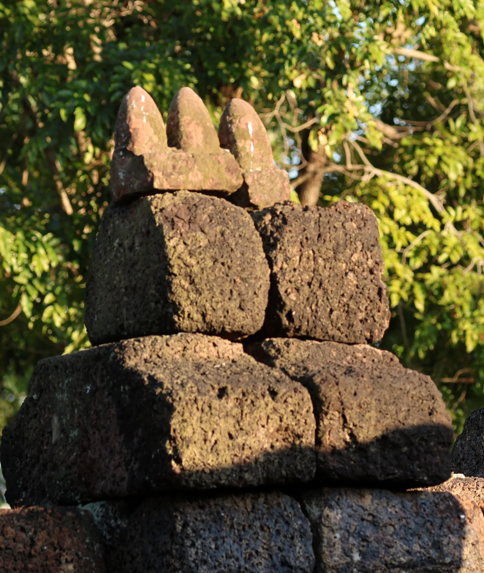 Wat Ku Phra Kona - Roi Et (2).jpg