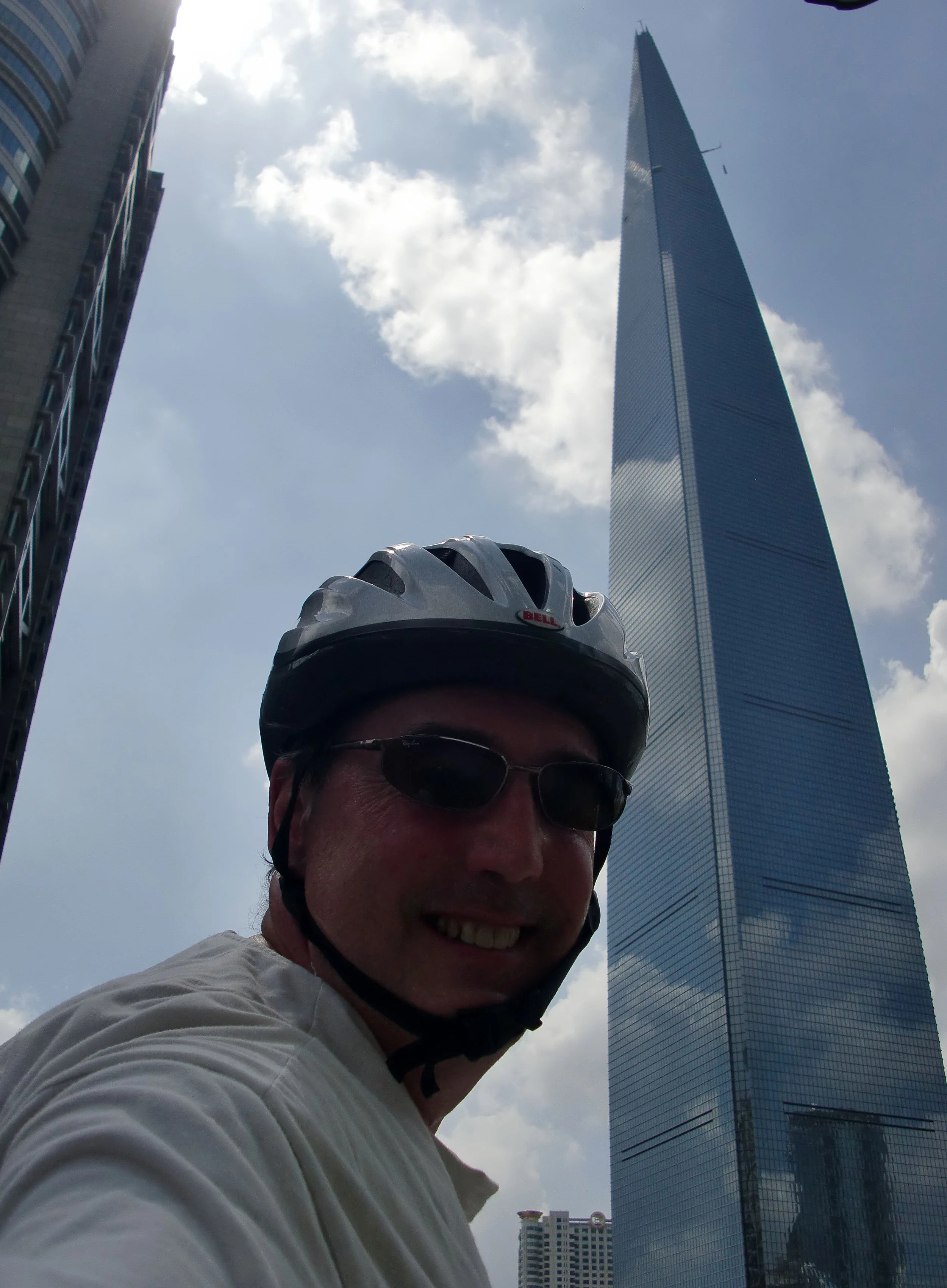 2010-9-18 BIKE RIDE TO PUDONG (3).JPG