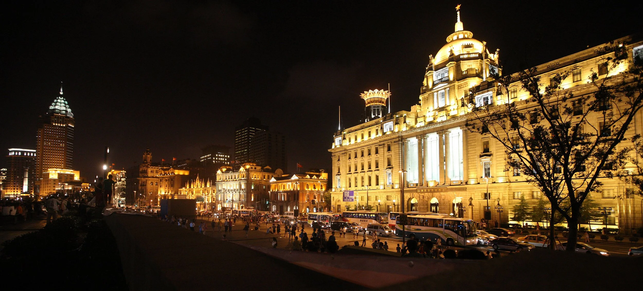 SHANGHAI NIGHT OUT - THE BUND IN AUGUST (14).JPG