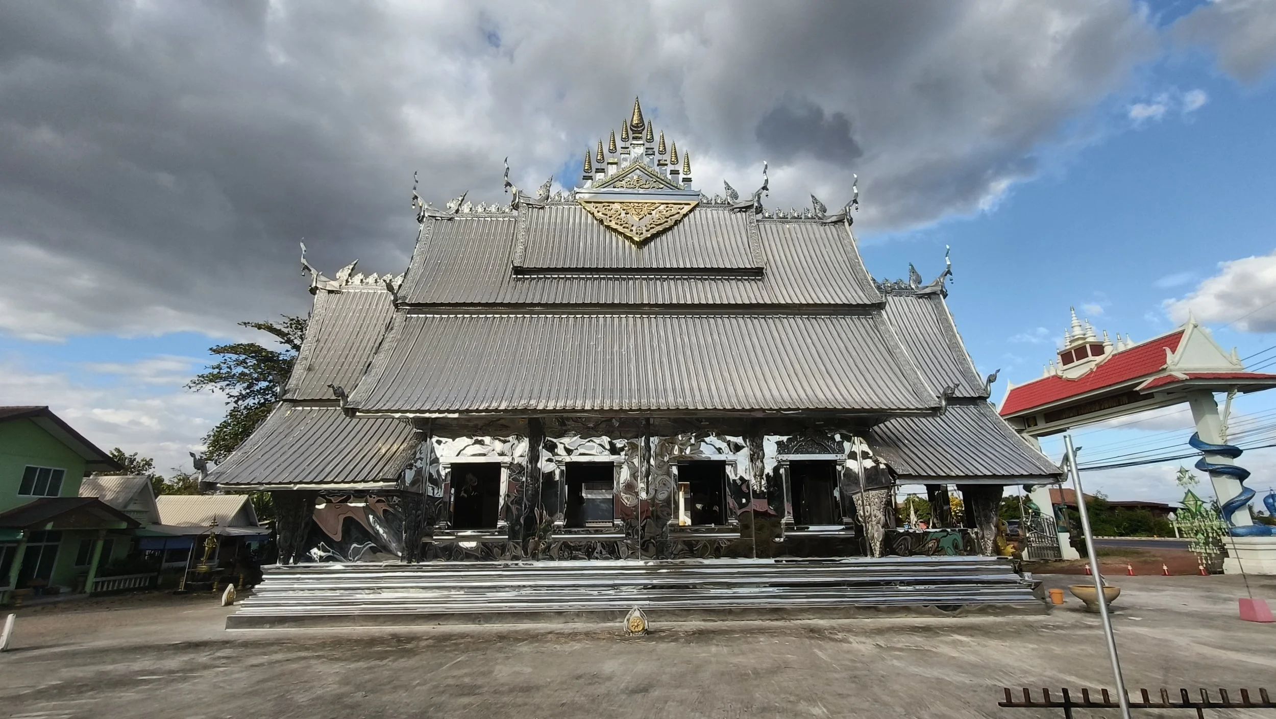 Wat That Noi Sriboonruang, Nakhon Phanom Province  (8).jpg