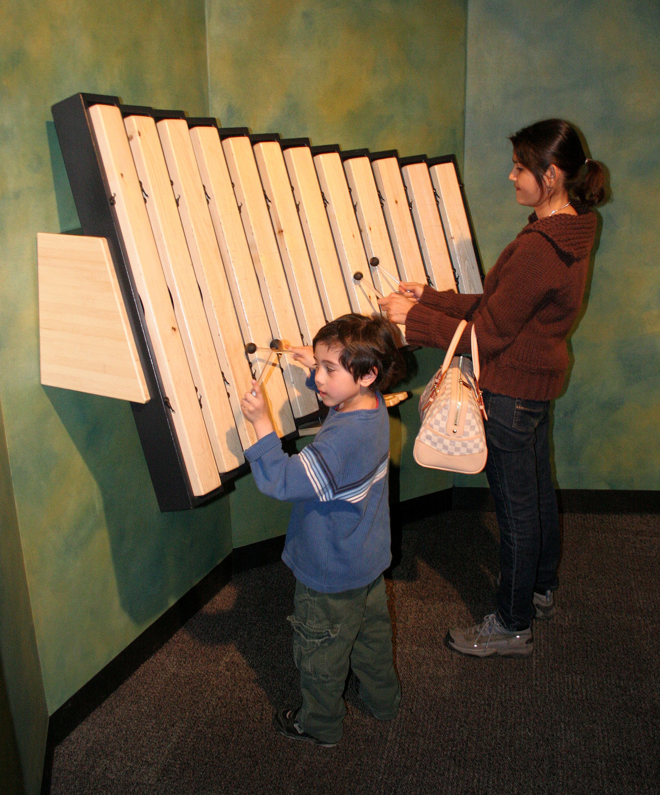 2008-3-31 CHICAGO SPRING TRIP - PEGGY BARTEAON NATURE MUSEUM (4).JPG