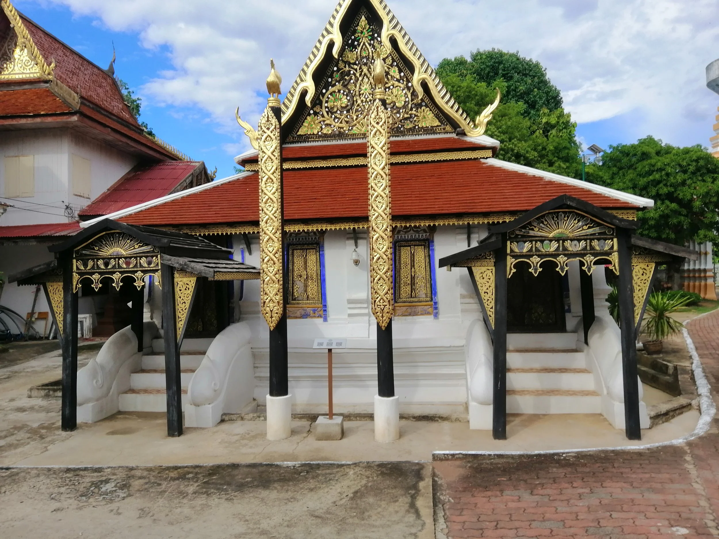 2020 Phitsanulok Wat Phra Si Rattana Mahathat Summer Road Trip (20).jpg