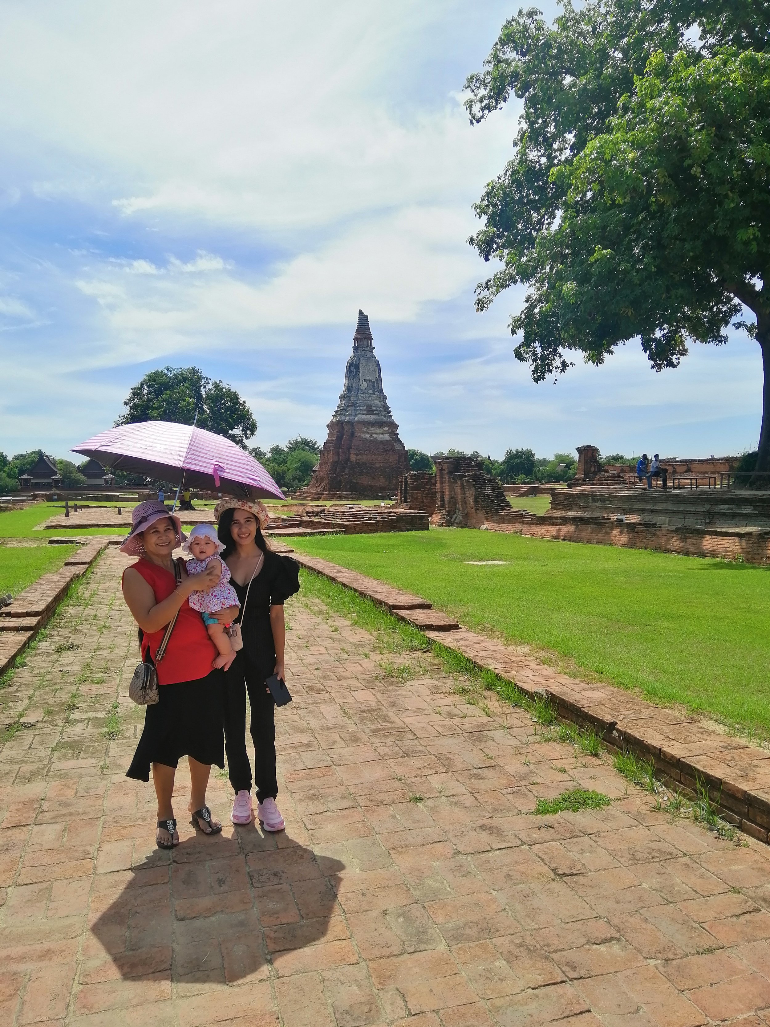 2020 Ayutthaya with Liana & Gift and Mom (35).jpg