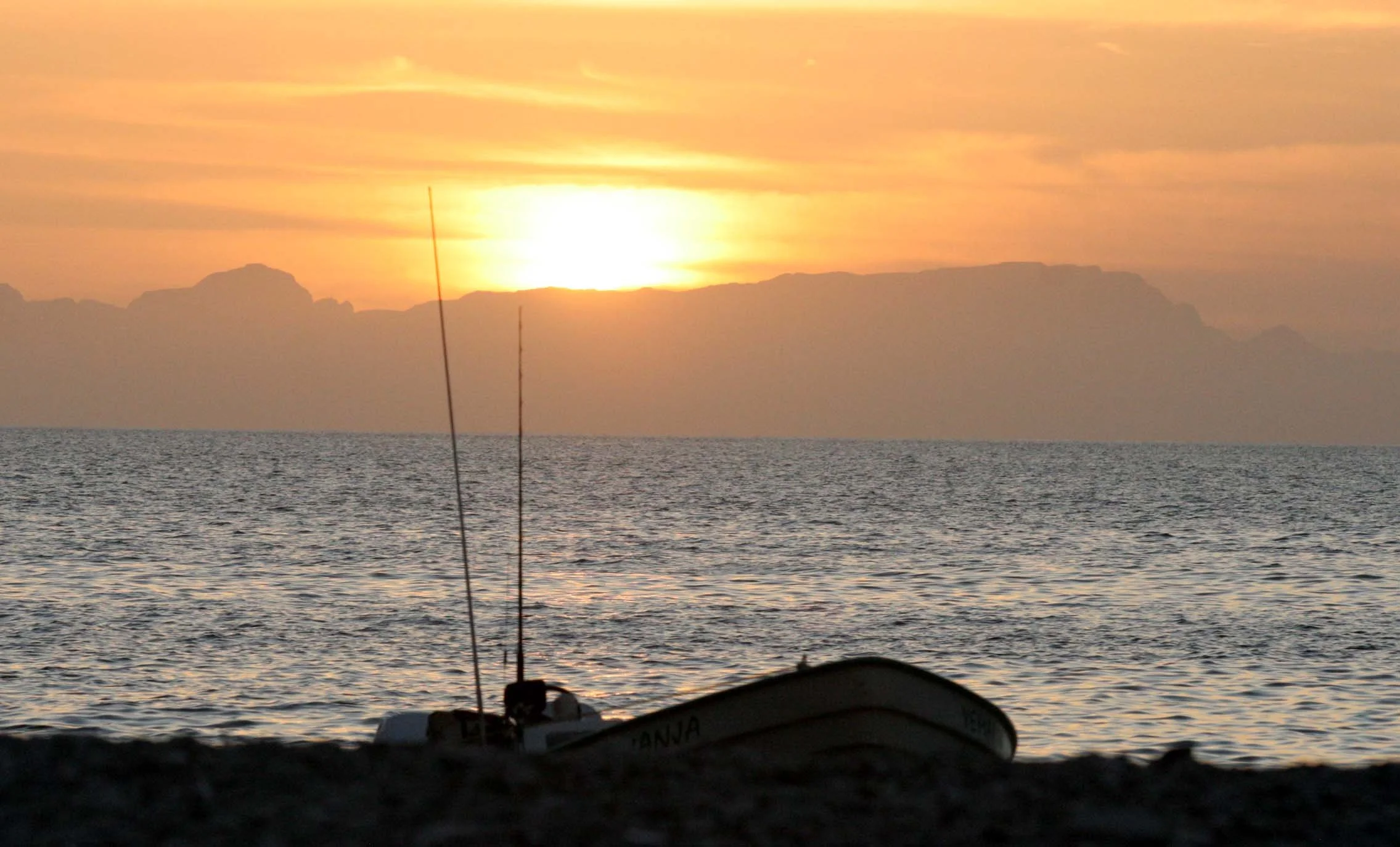 ISLA SANTA CATALINA - SUNSET FROM BASECAMP (5).JPG