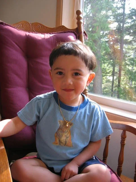 2005-5-3 COKIE ON ROCKER (3).jpg