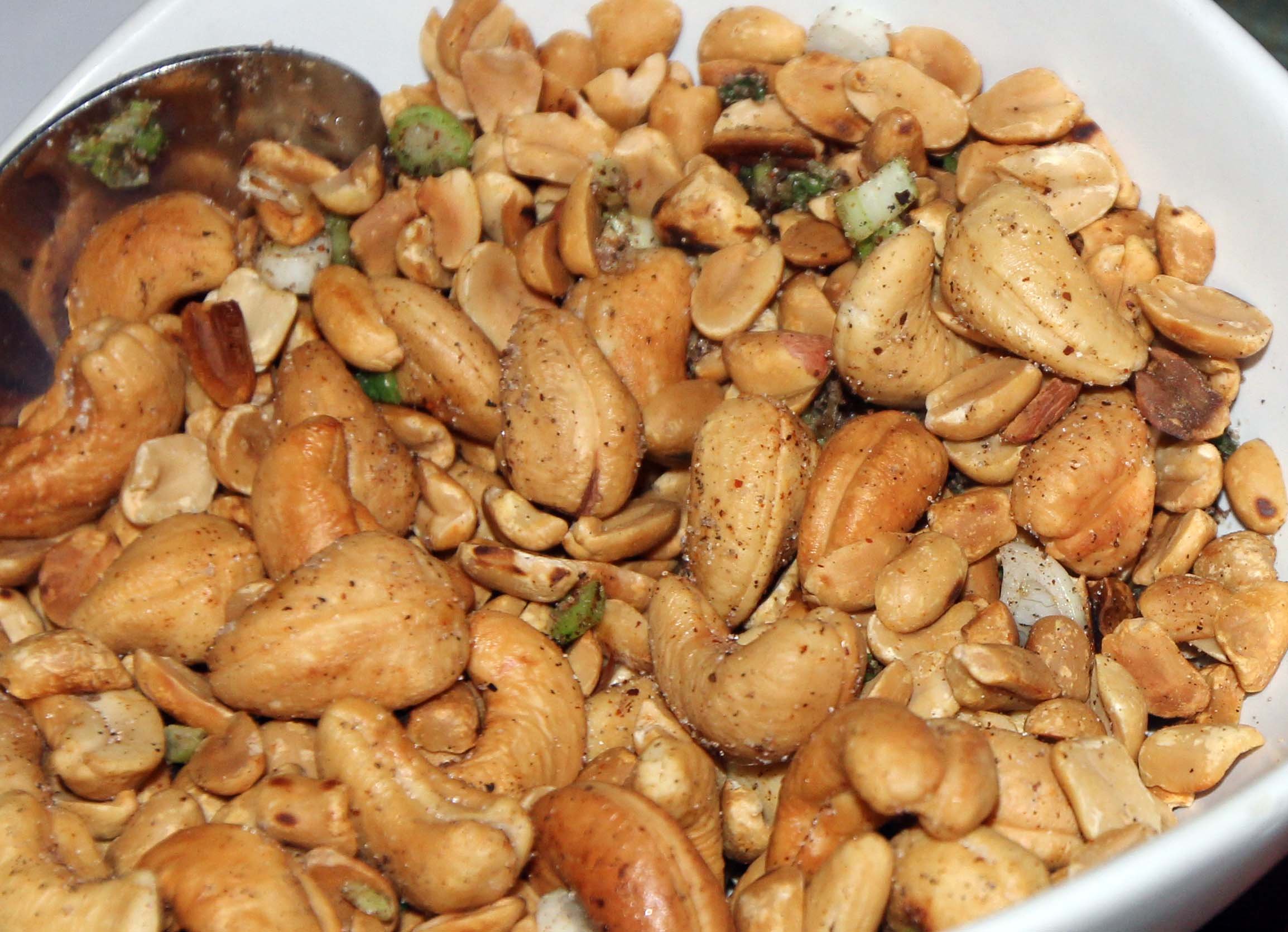 2013 BKK - NIGHT OUT AT ISSAYA WITH FRIENDS (17).JPG