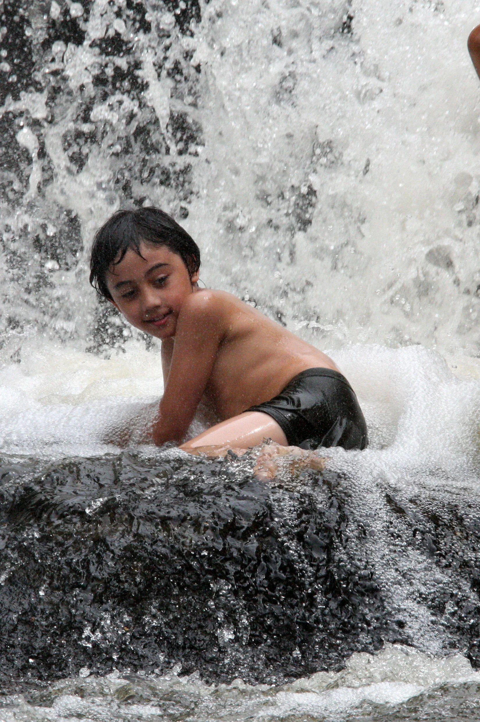 KULEN MOUNTAIN CAMBODIA - 1000 LINGHA RIVER (38).JPG