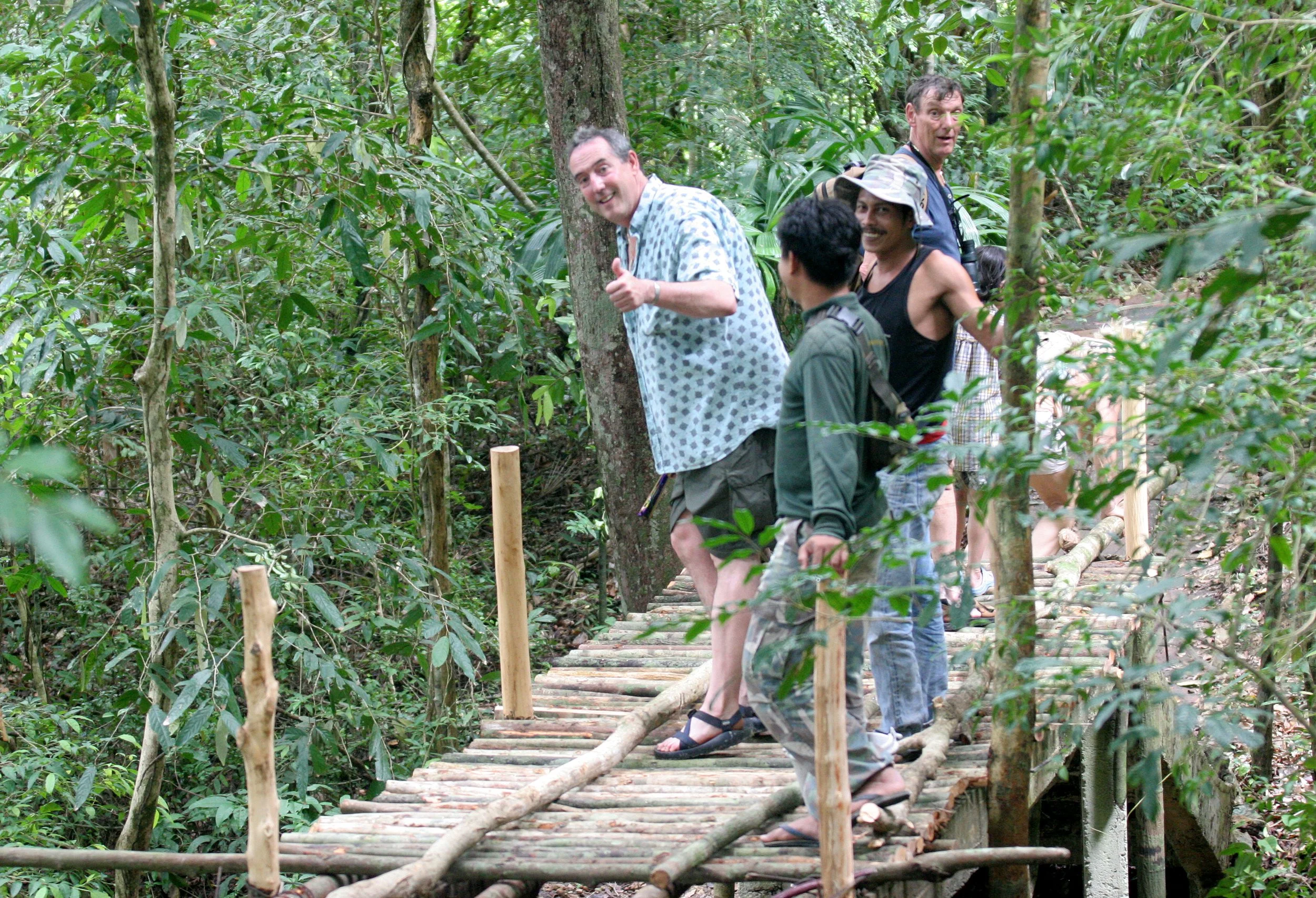 KOH LANTA - 2008 - HANGING IN LANTA (5).JPG