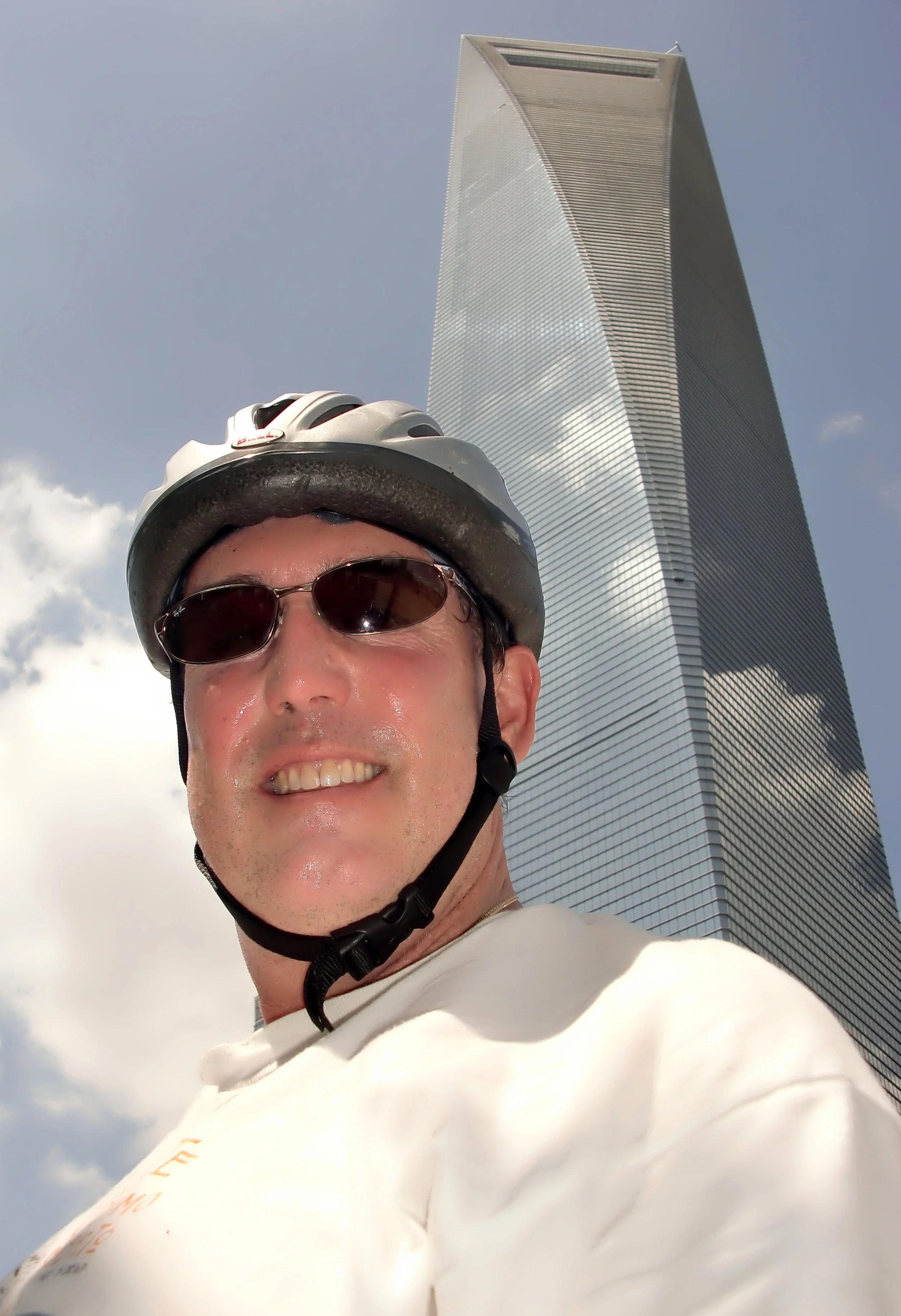 2010-9-18 BIKE RIDE TO PUDONG (19).JPG