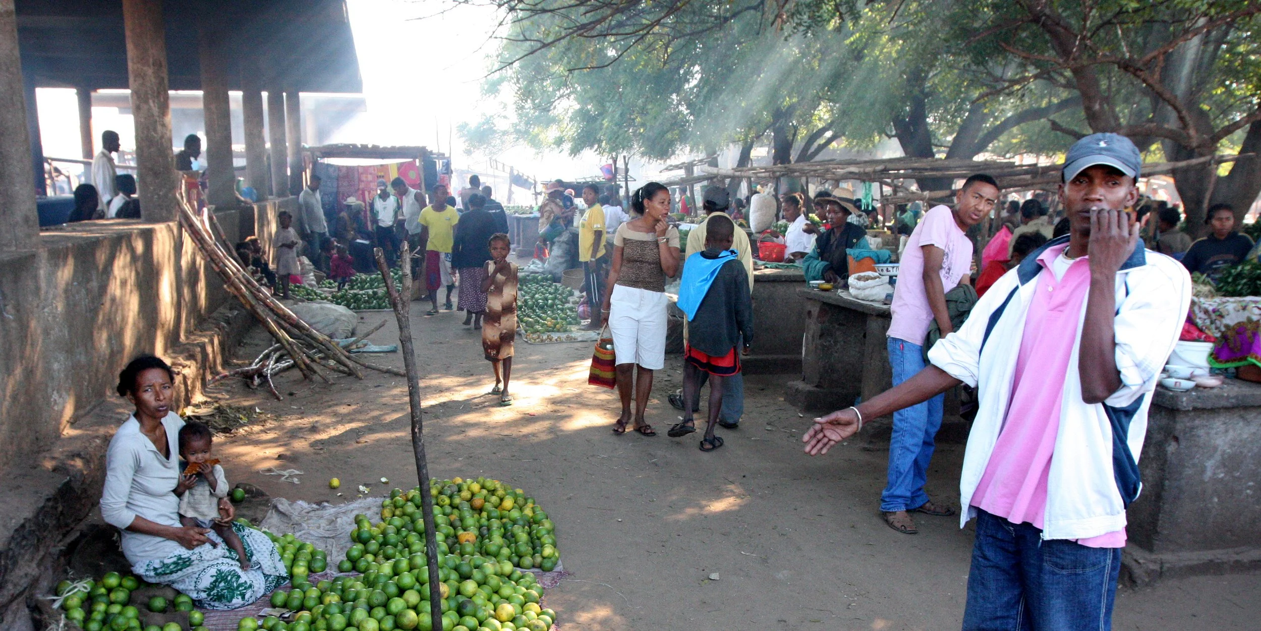 ANTANDROY VILLAGE - MARKET DAY (23).JPG