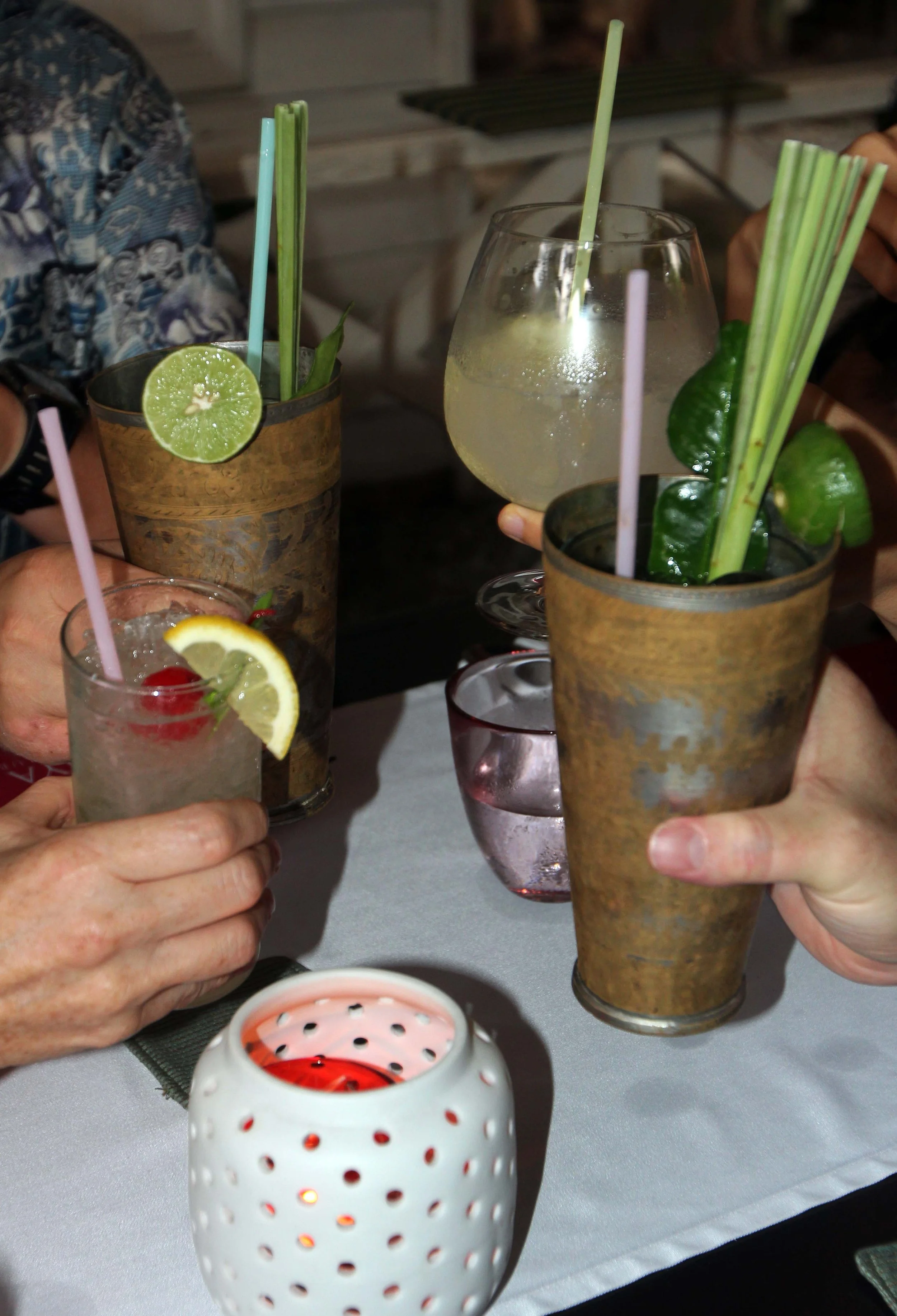 2013 BKK - NIGHT OUT AT ISSAYA WITH FRIENDS (14).JPG