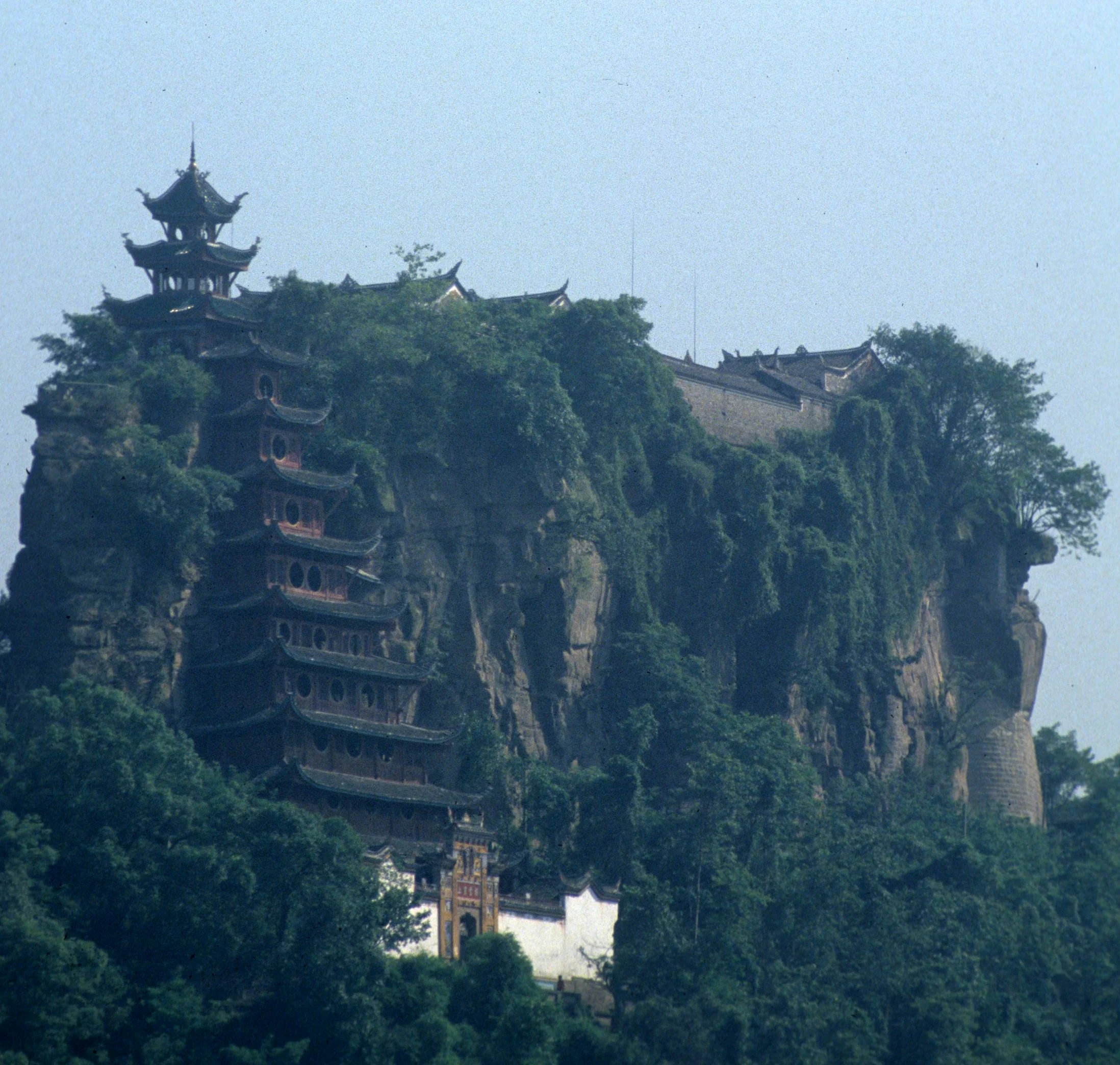 YANGTZE RIVER - THREE GORGES CRUISE 1994 (6).jpg