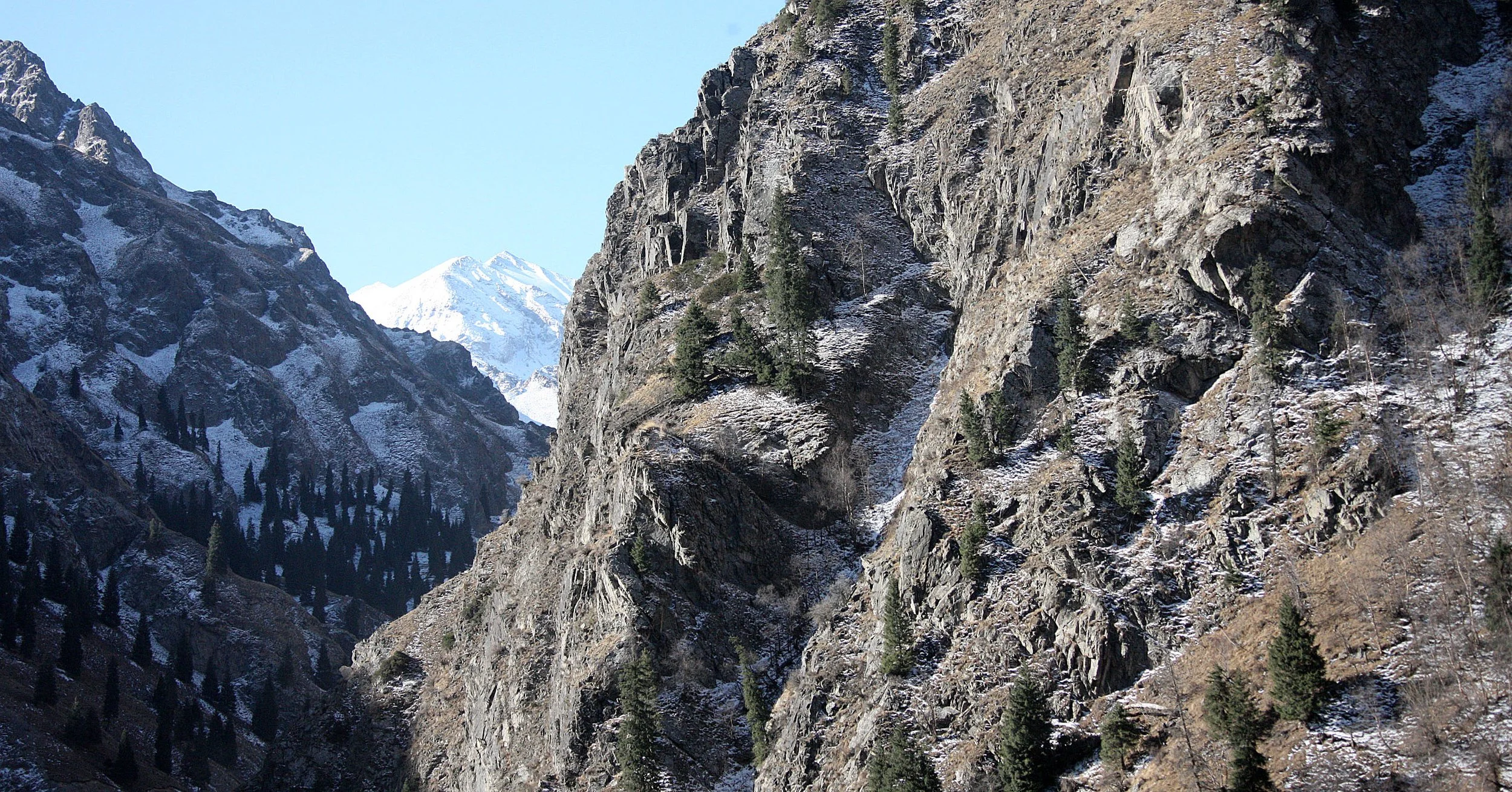 TIANSHAN MOUNTAINS - XINJIANG CHINA - ROUTE 216 (80).JPG